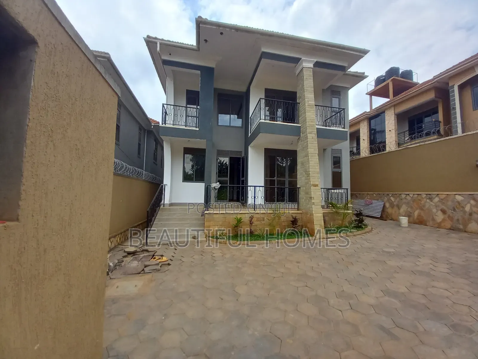 Furnished 4bdrm Duplex in Kira Rich, Central Division for sale in Central Division