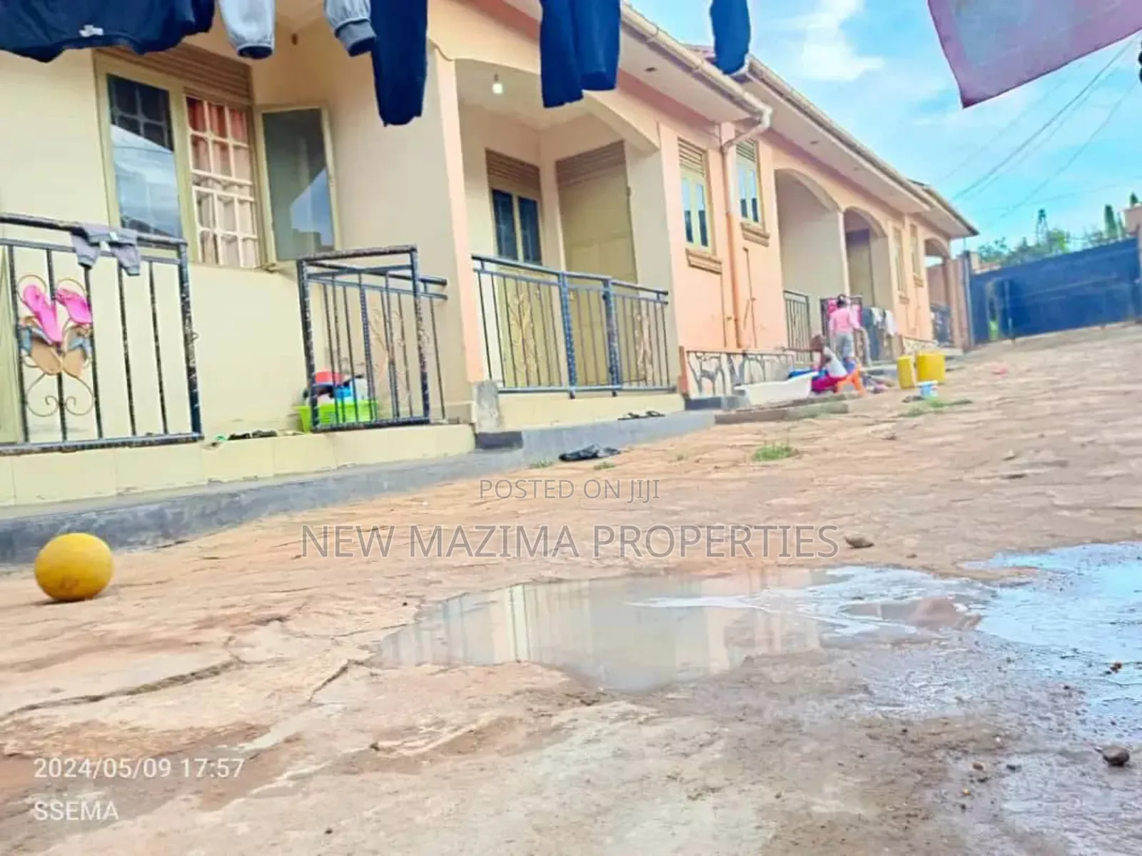 6bdrm House in Bulenga Town, Central Division for sale in Central Division