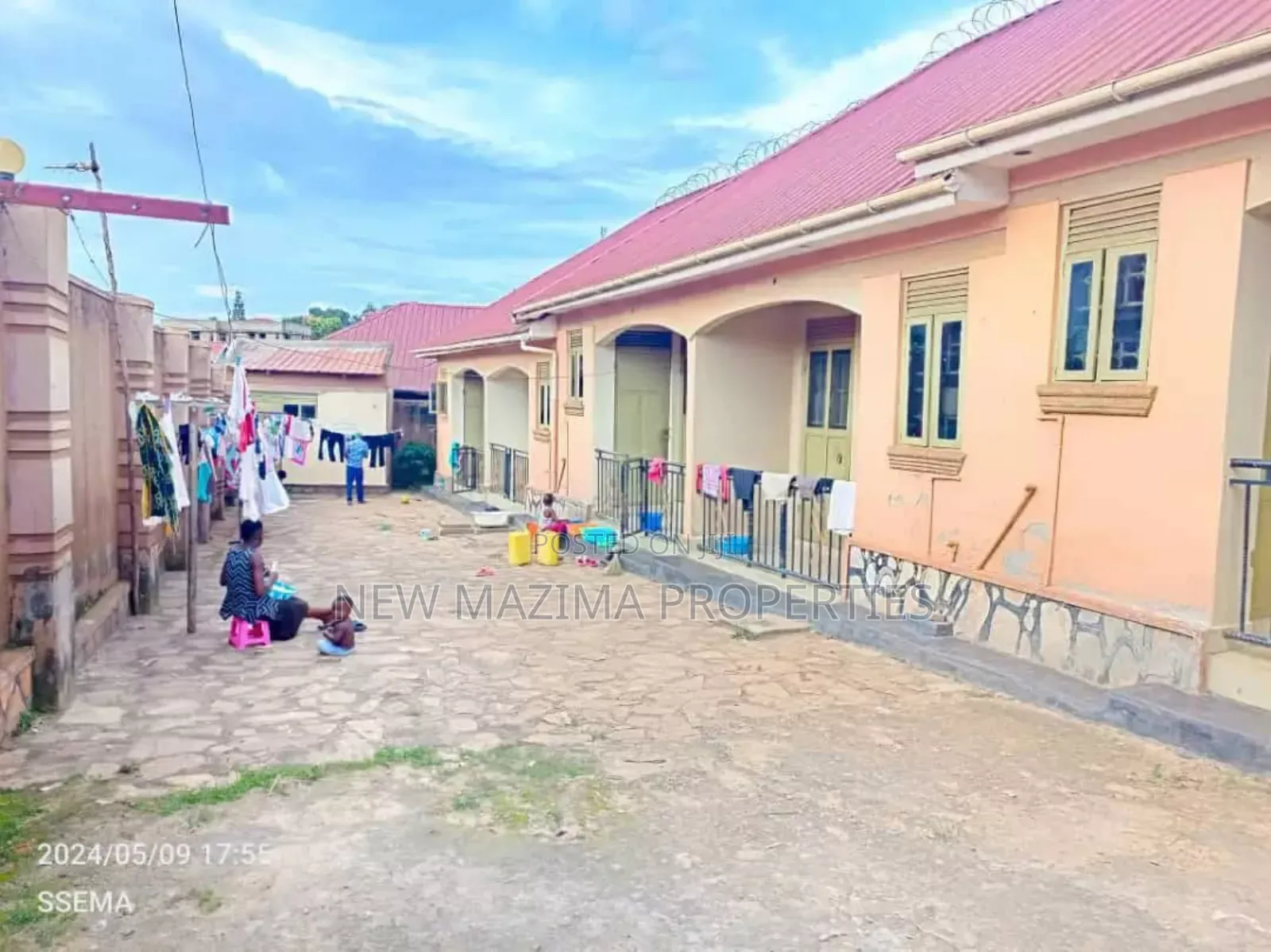 6bdrm House in Bulenga Town, Central Division for sale in Central Division