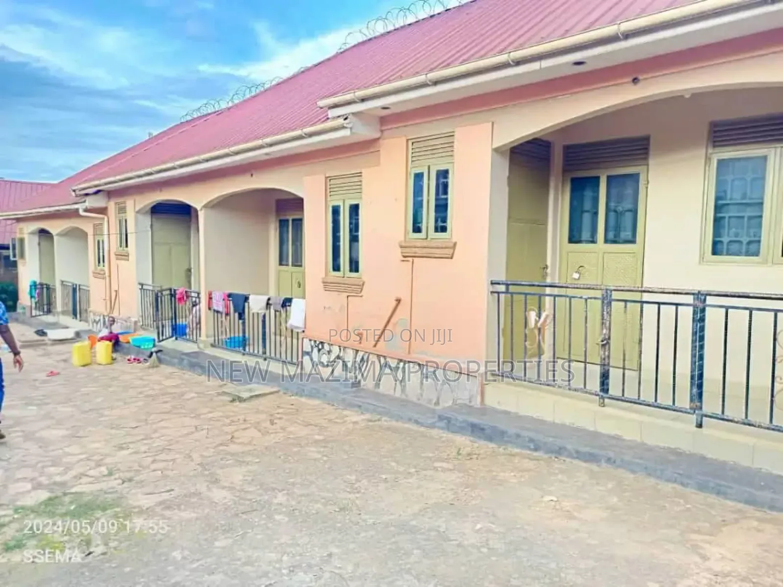 6bdrm House in Bulenga Town, Central Division for sale in Central Division