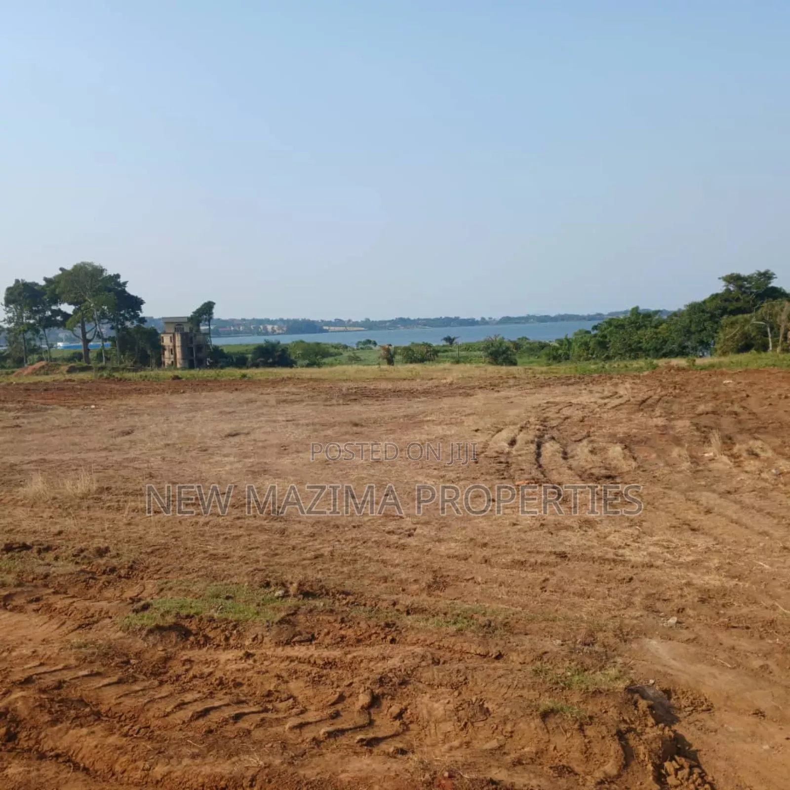 Plots With Million View of Lake Quicksale of Kawuku Ntebe Rd in Central Division