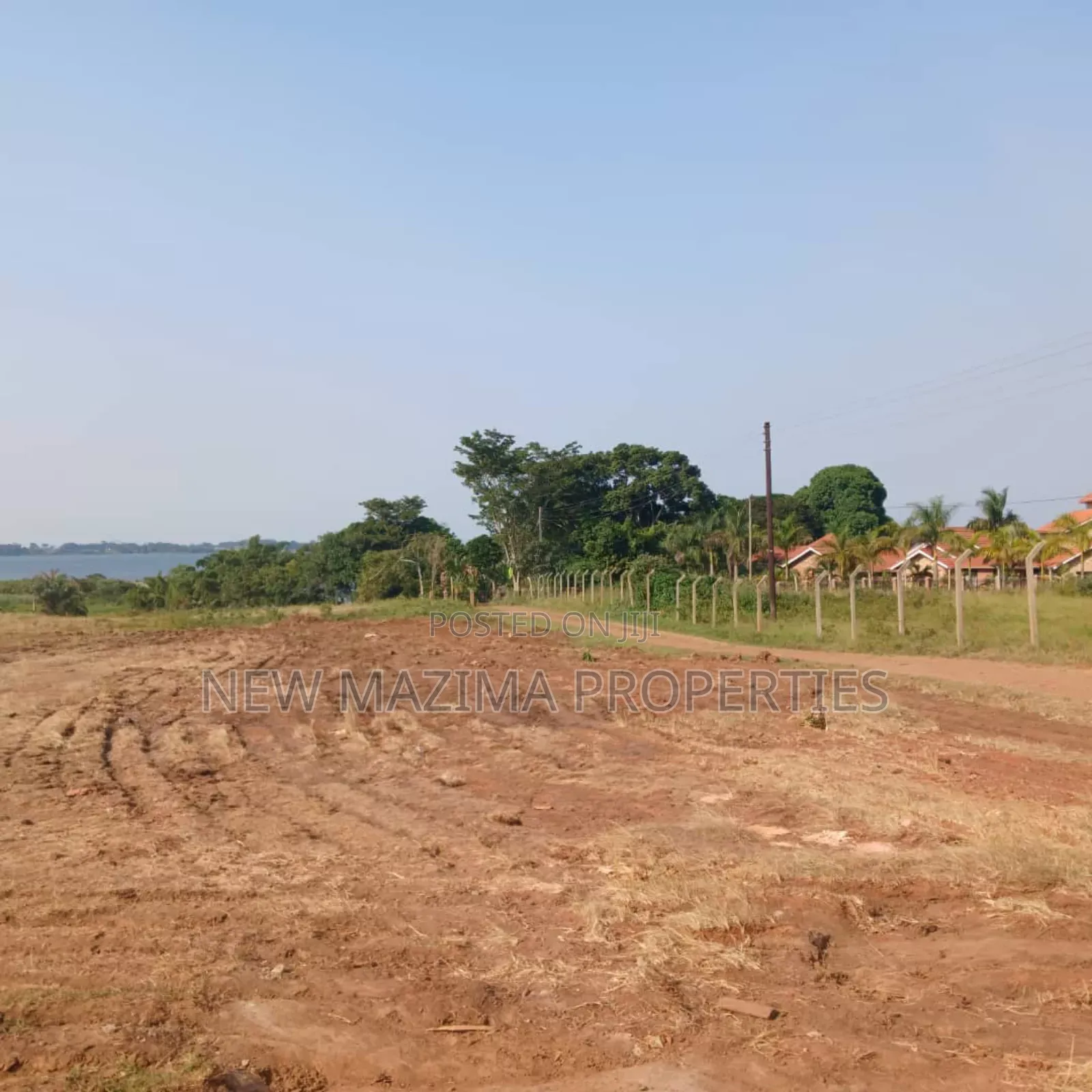 Plots With Million View of Lake Quicksale of Kawuku Ntebe Rd in Central Division