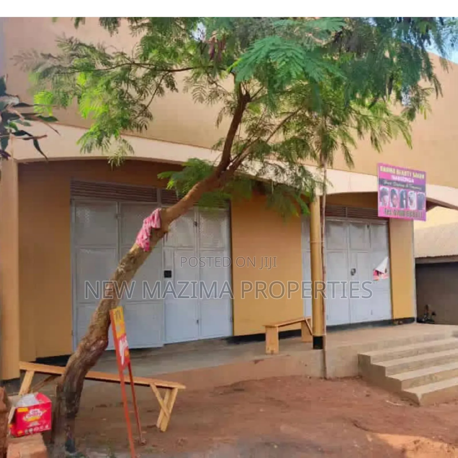 Two Commercial Shops With More Two Singles Rentals Onsale in Central Division