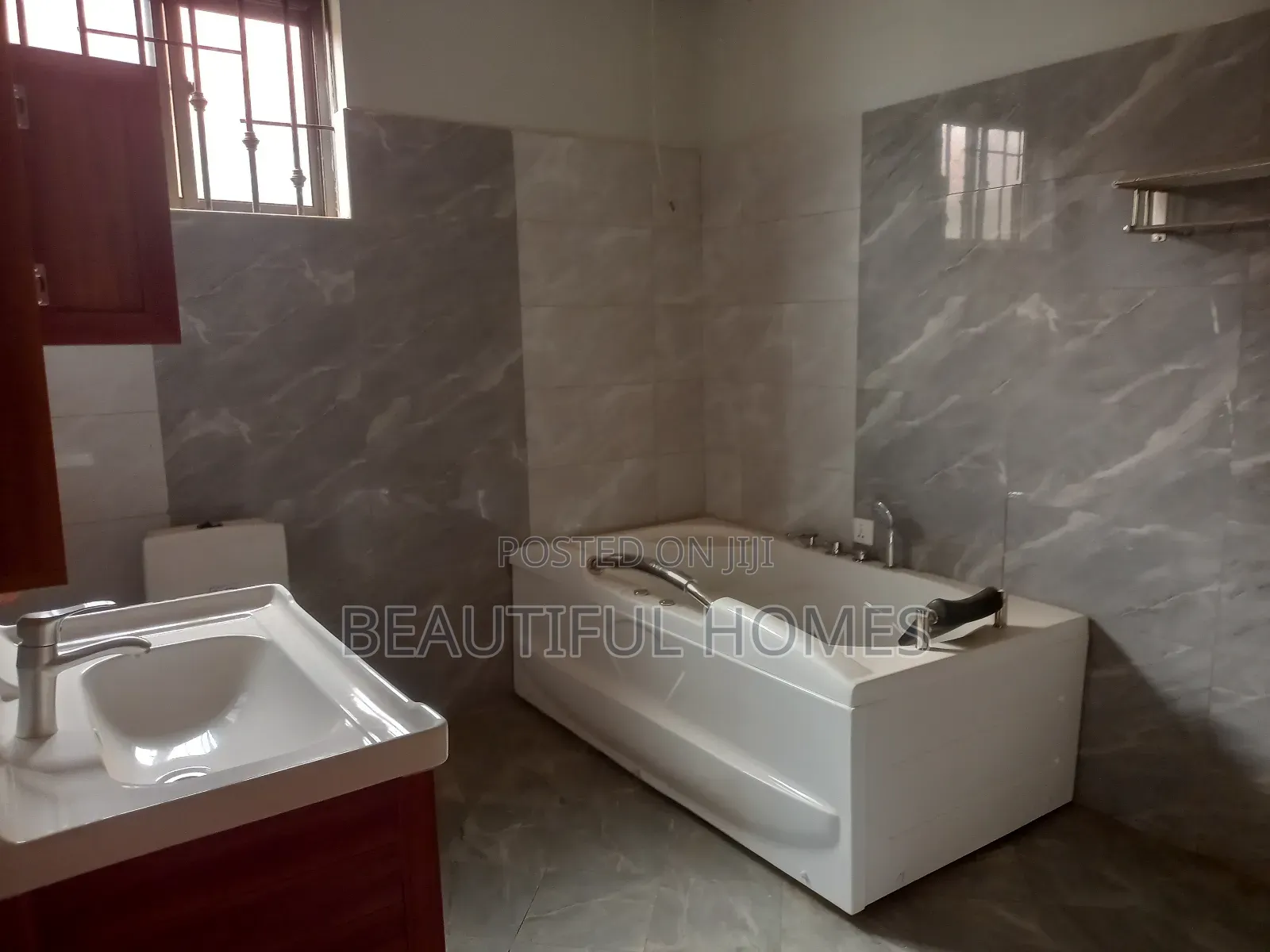 Furnished 6bdrm Mansion in Kira for sale in Kira