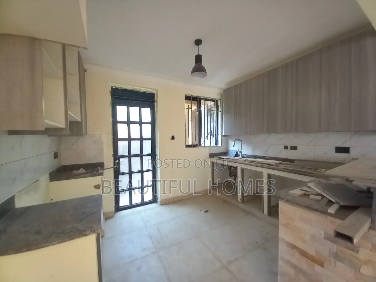 Furnished 4bdrm Villa in Kira for sale in Kira