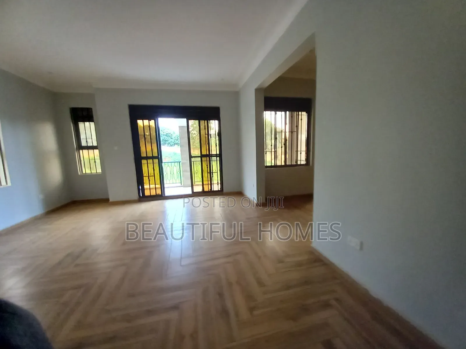 Furnished 4bdrm Duplex in Kira Corporate for sale in Kira