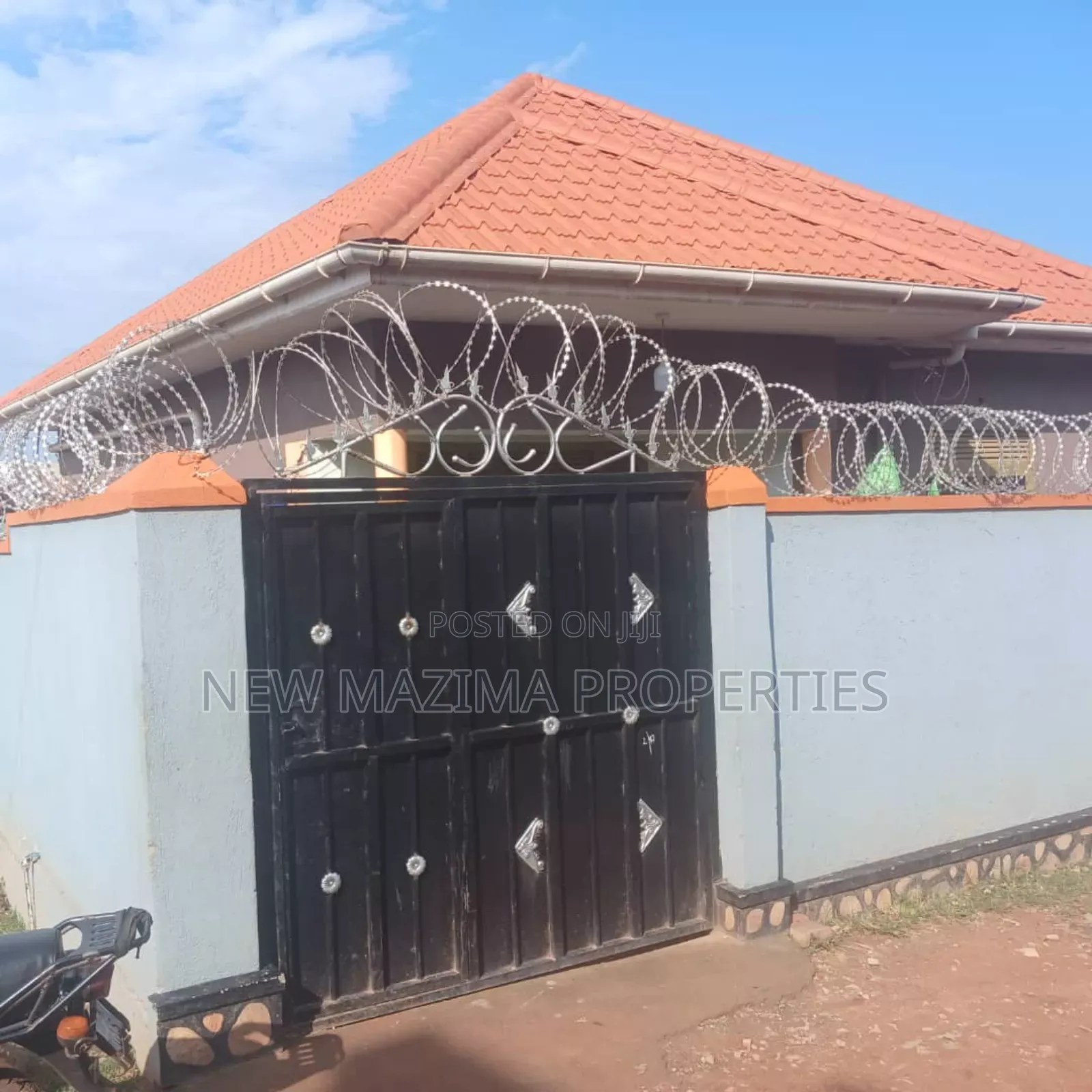 3bdrm House in Najjanankumbi, Central Division for sale in Central Division