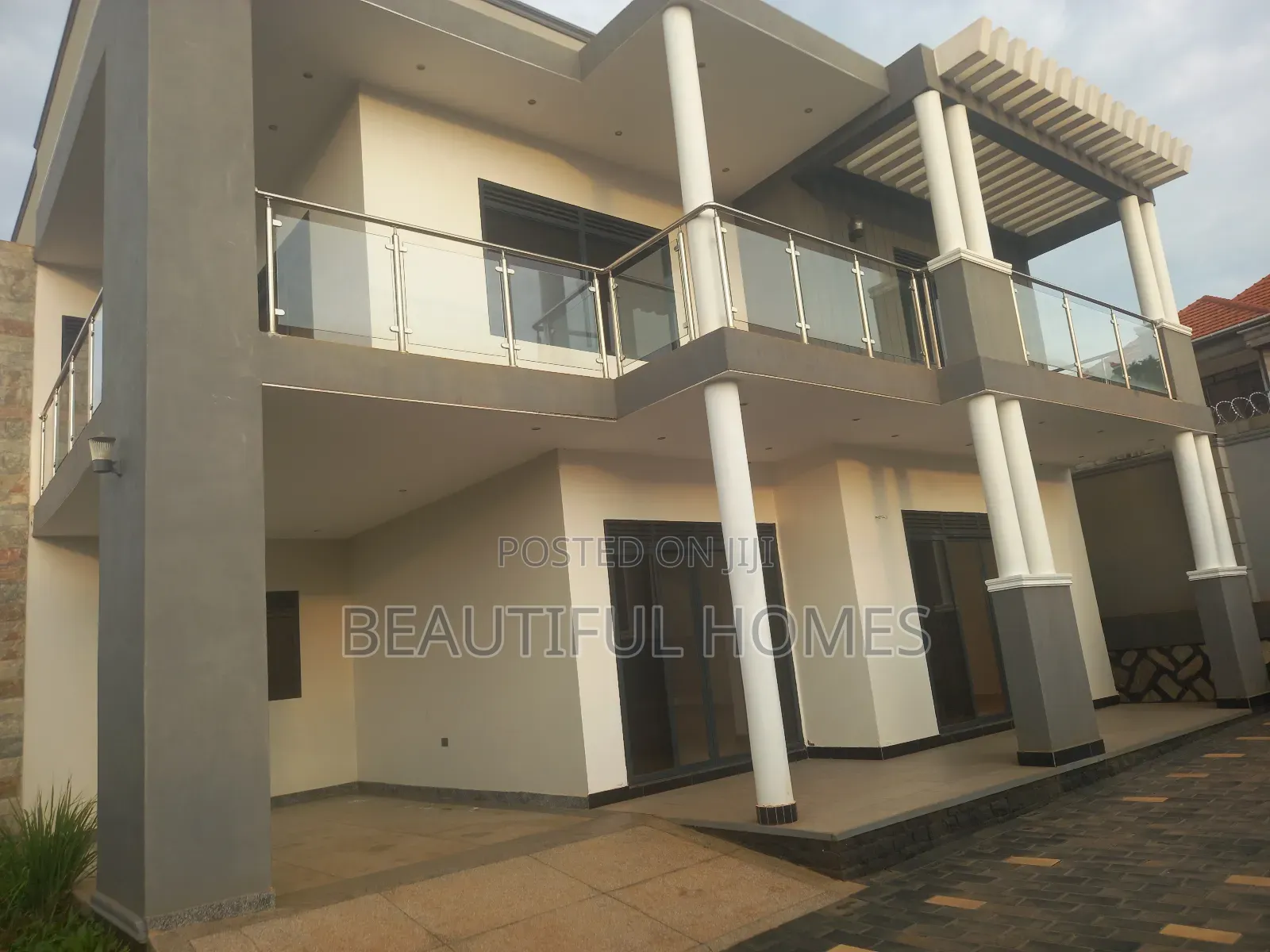 Furnished 5bdrm Duplex in Kira for sale in Kira