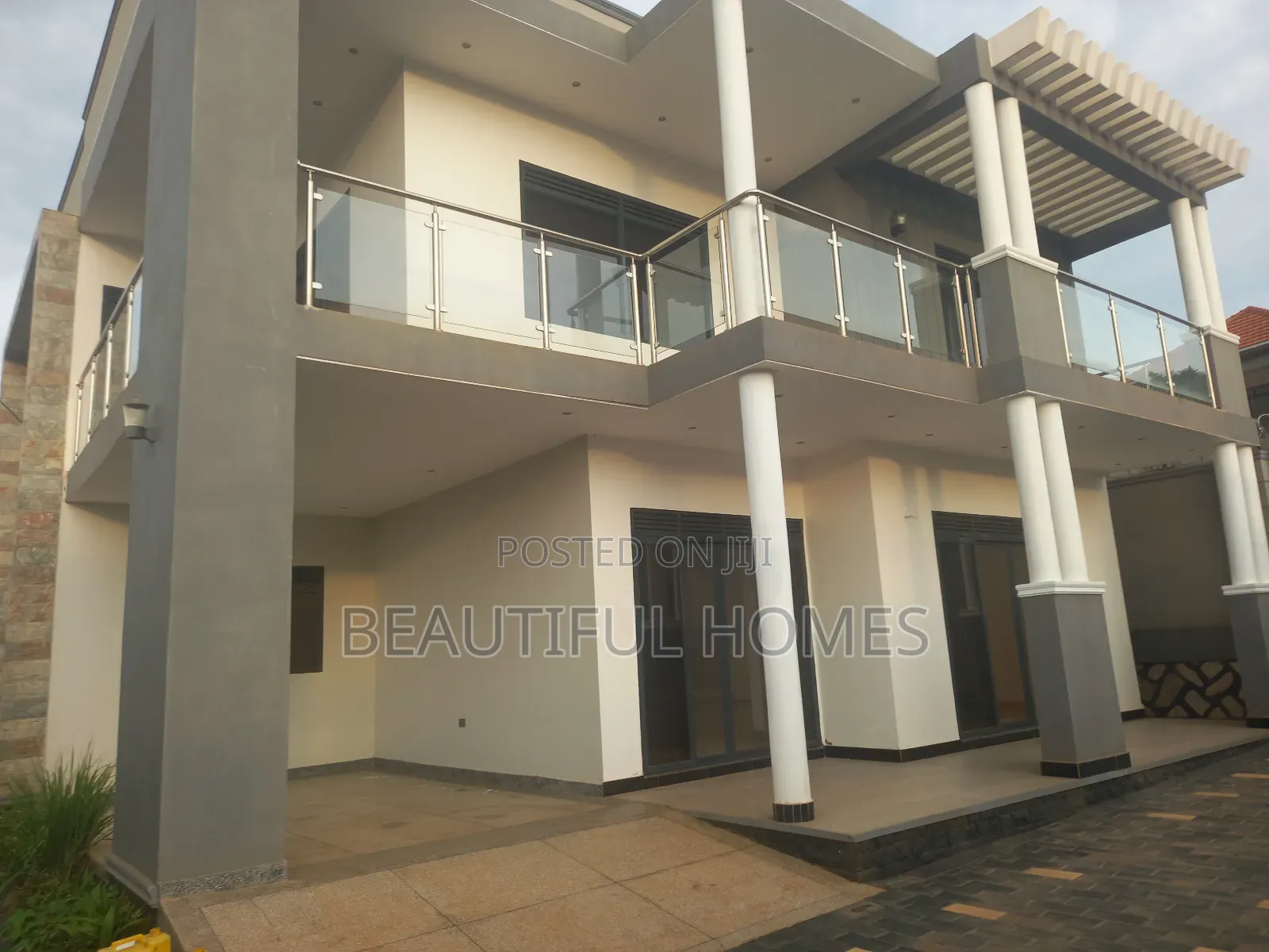 Furnished 5bdrm Duplex in Kira for sale in Kira