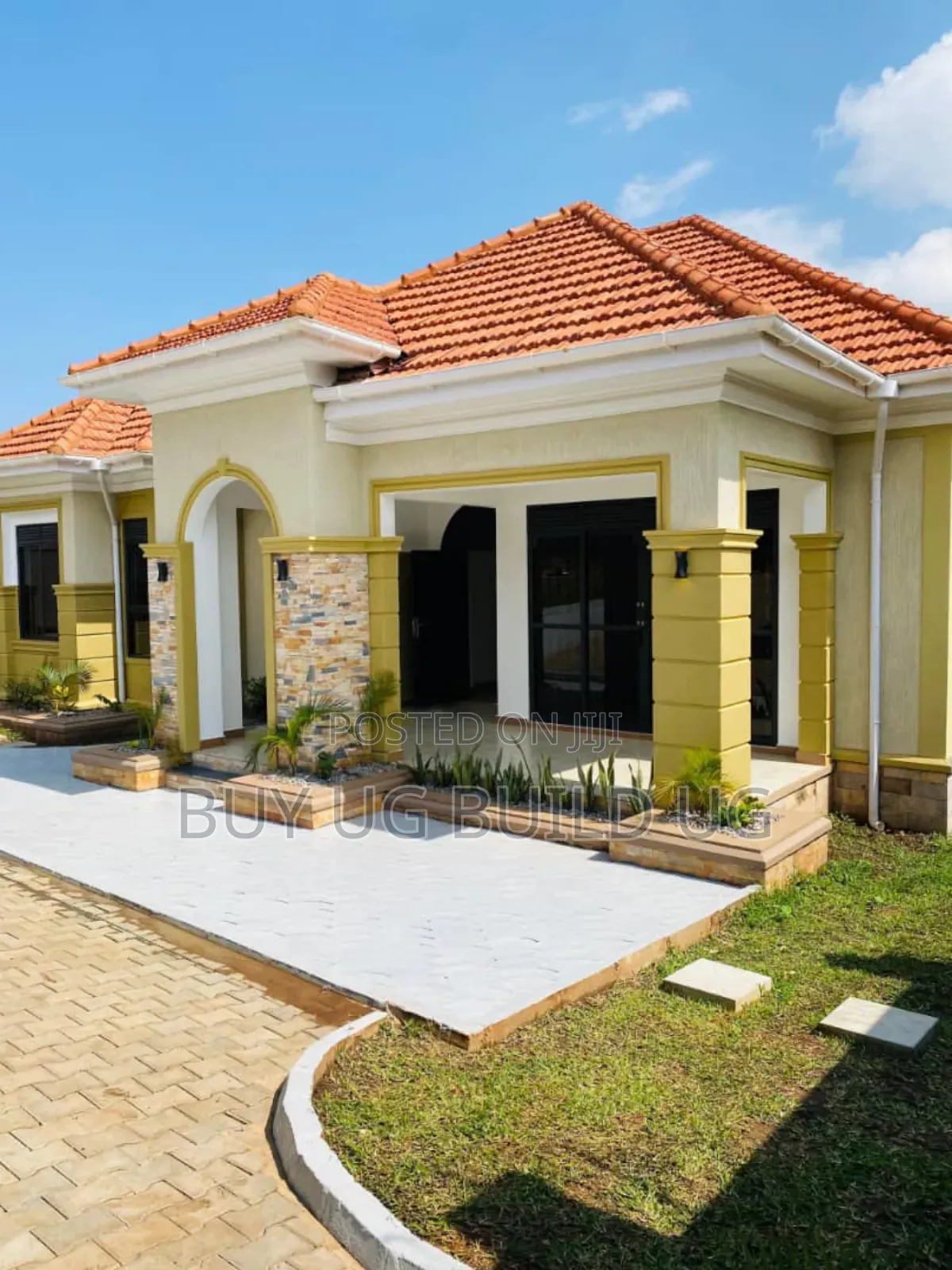 4bdrm Bungalow in Bwebajja Entebbe, Central Division for sale in Central Division