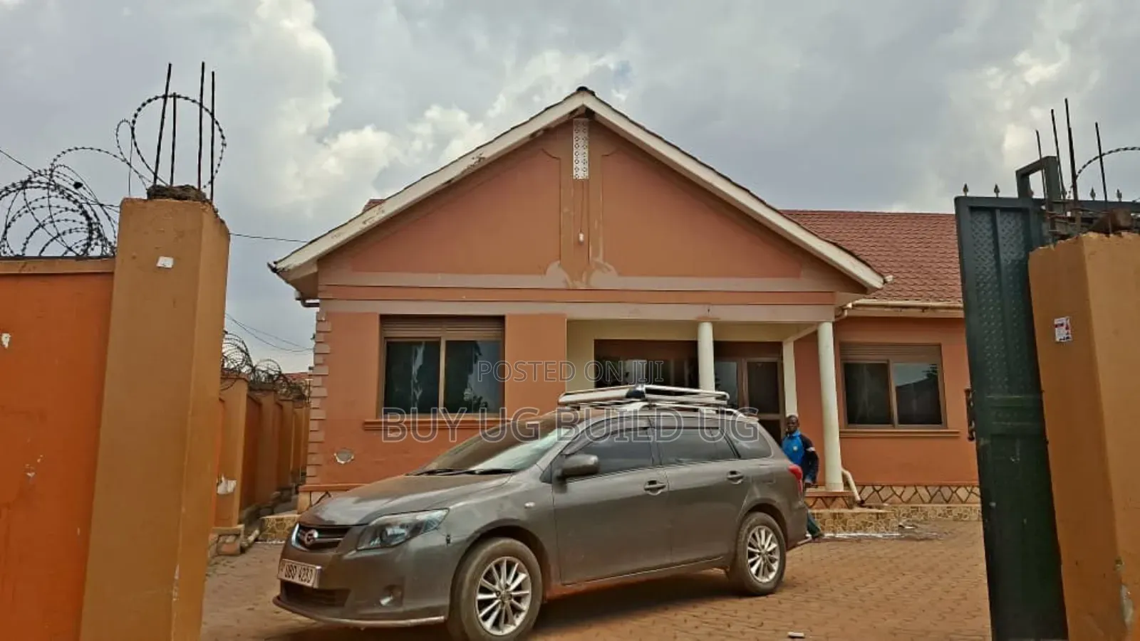 6bdrm Bungalow in Kyanja Kampala, Central Division for sale in Central Division
