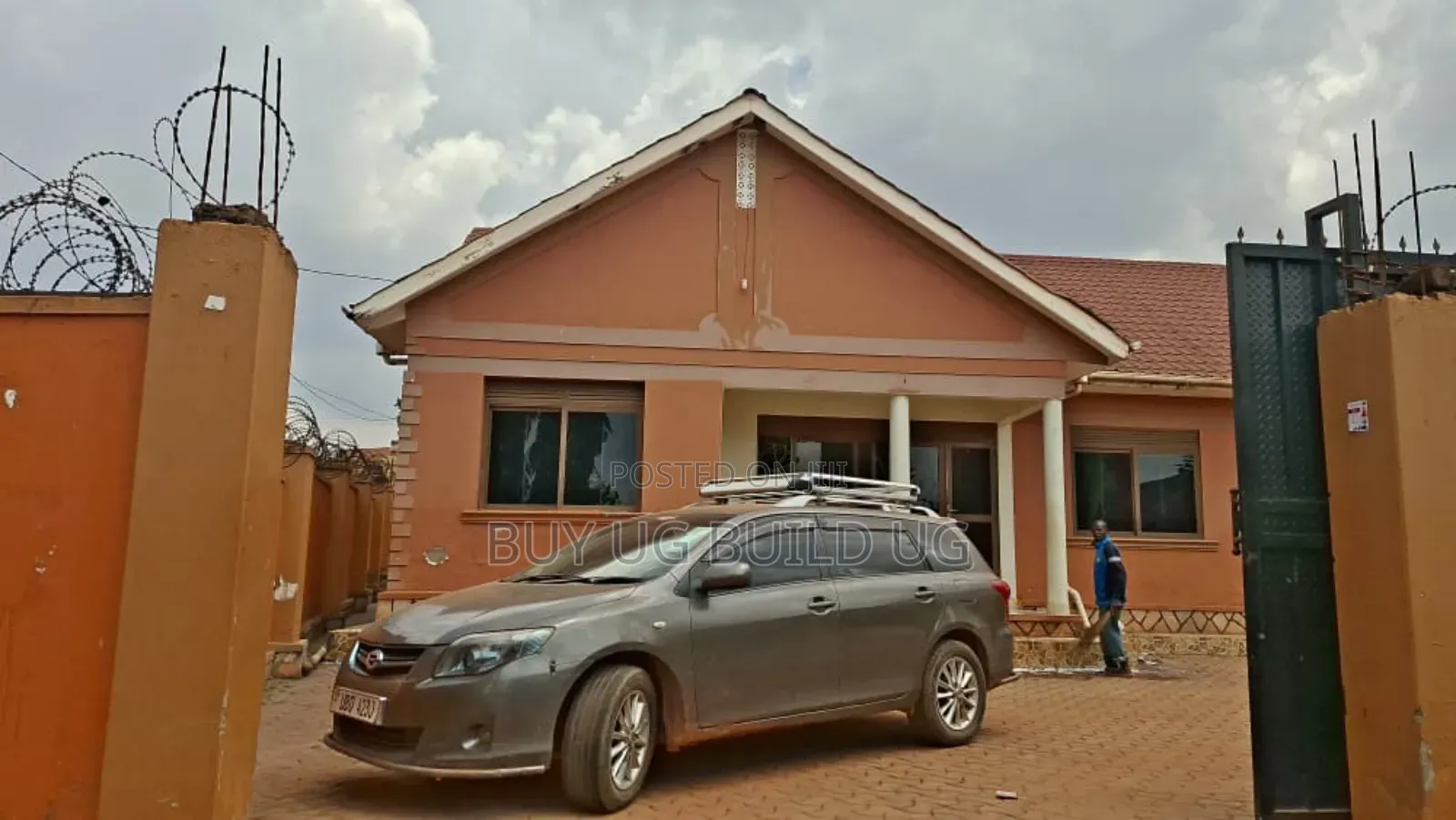 6bdrm Bungalow in Kyanja Kampala, Central Division for sale in Central Division