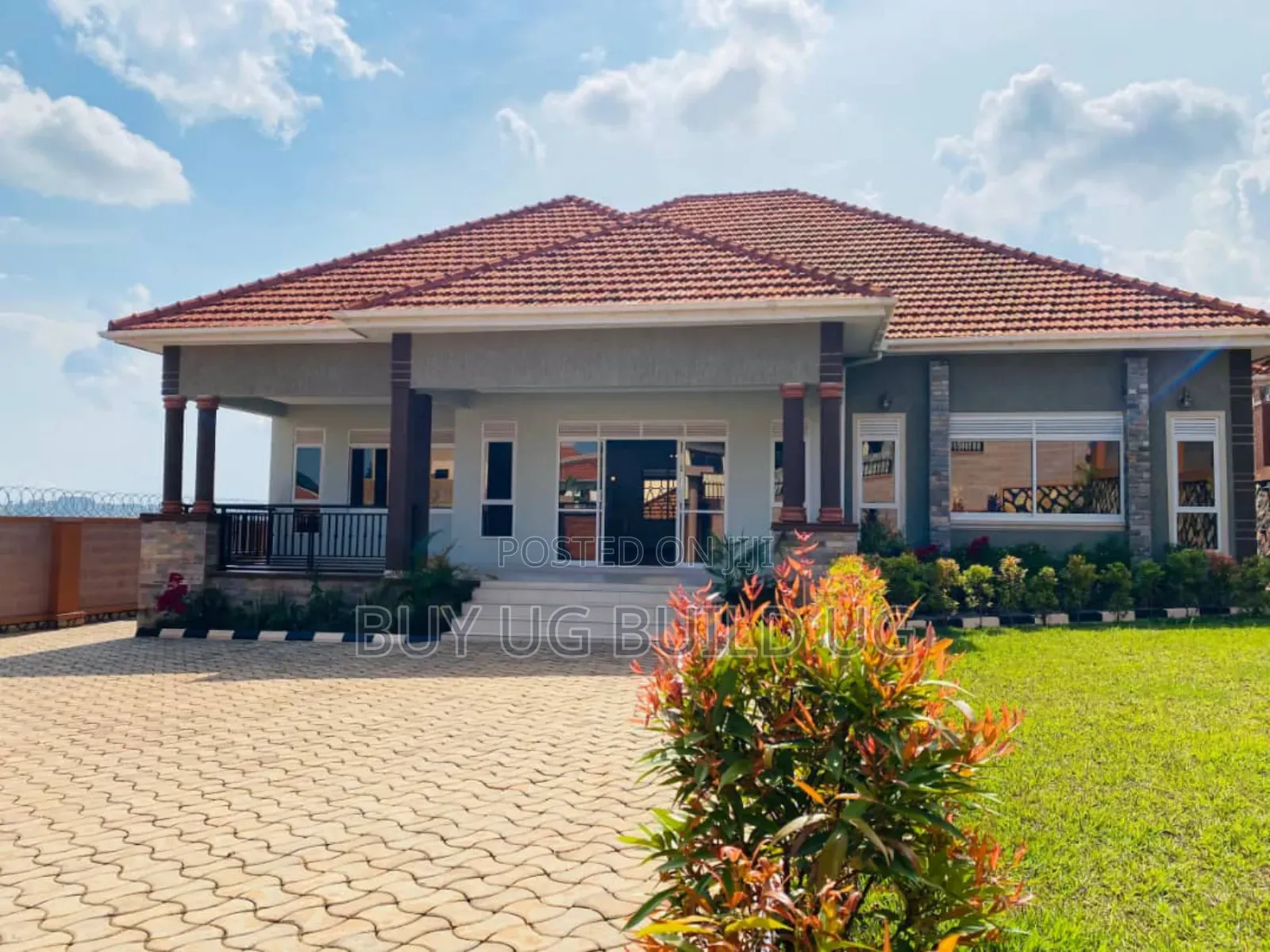 4bdrm Bungalow in Bwebajja Entebbe, Central Division for sale in Central Division