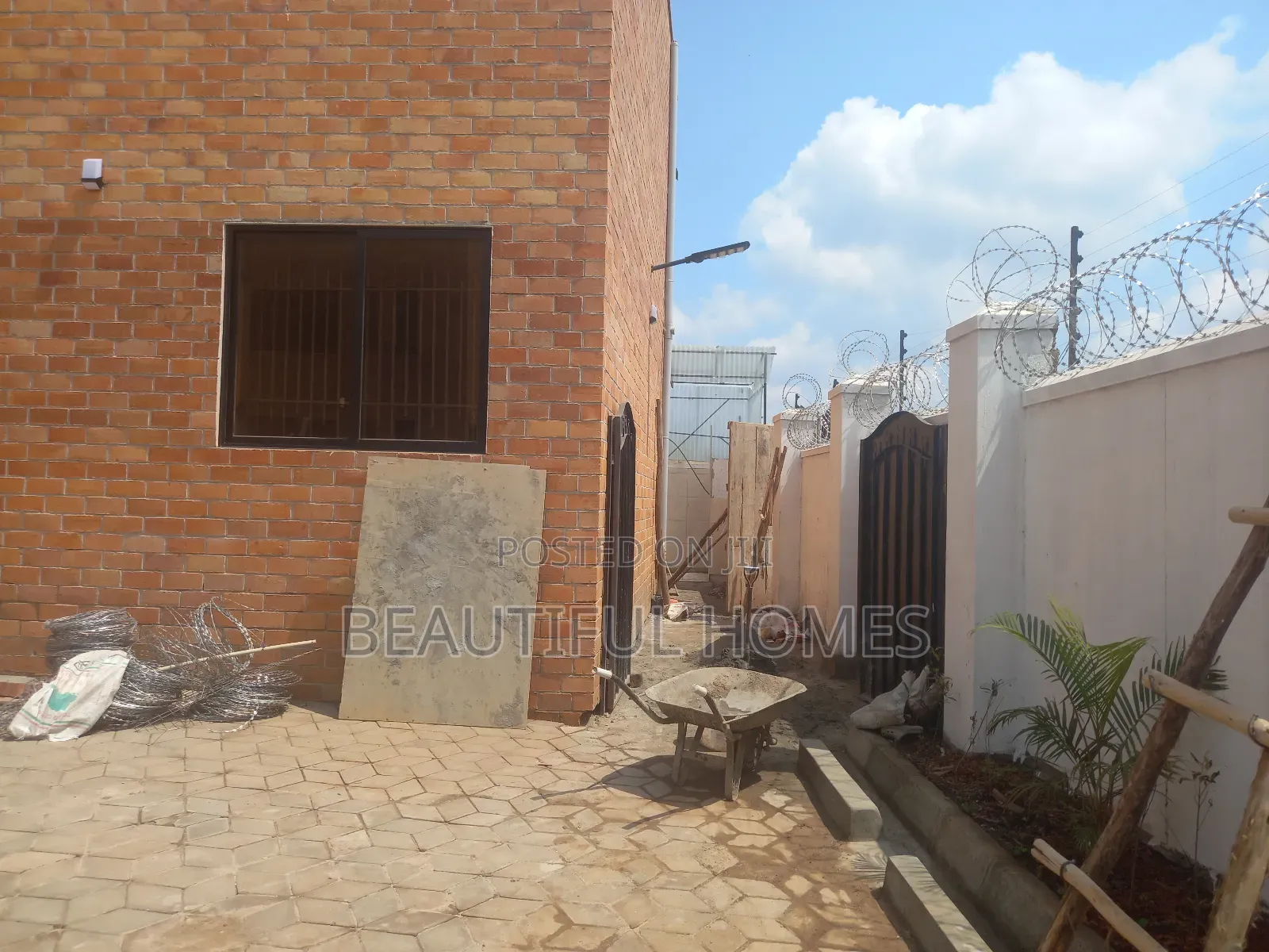 Furnished 4bdrm Maisonette in Kira, Central Division for sale in Central Division