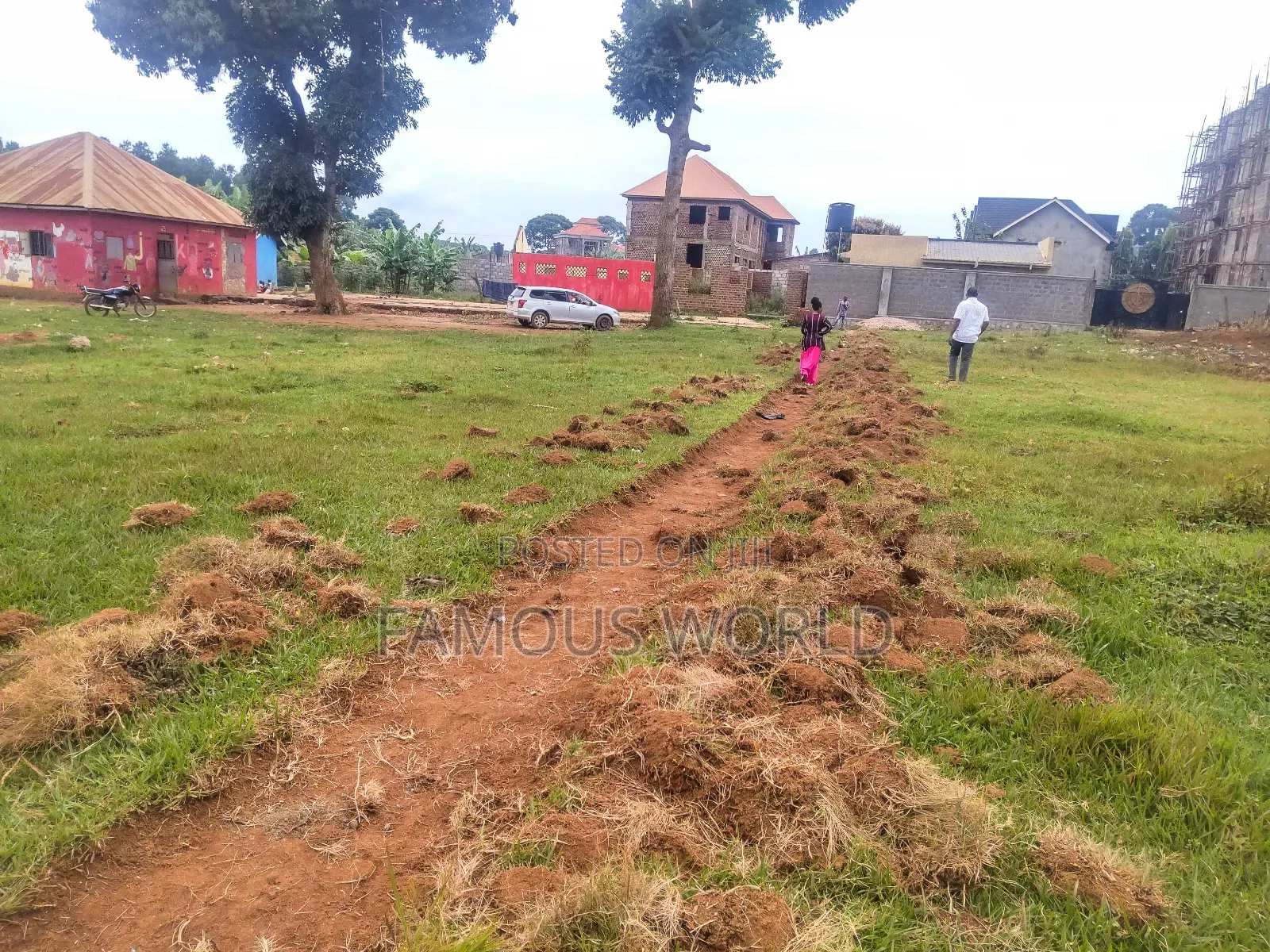Nkumba Road Side Plot on Sale 140ft by 50ft on Kasenyi Main Road in Katabi