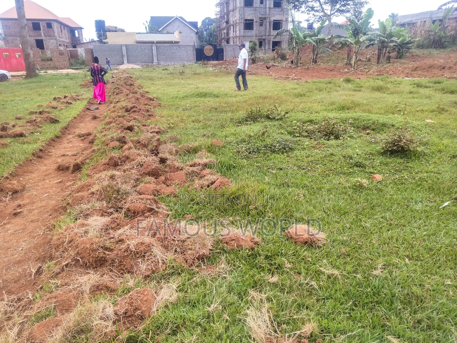 Nkumba Road Side Plot on Sale 140ft by 50ft on Kasenyi Main Road in Katabi