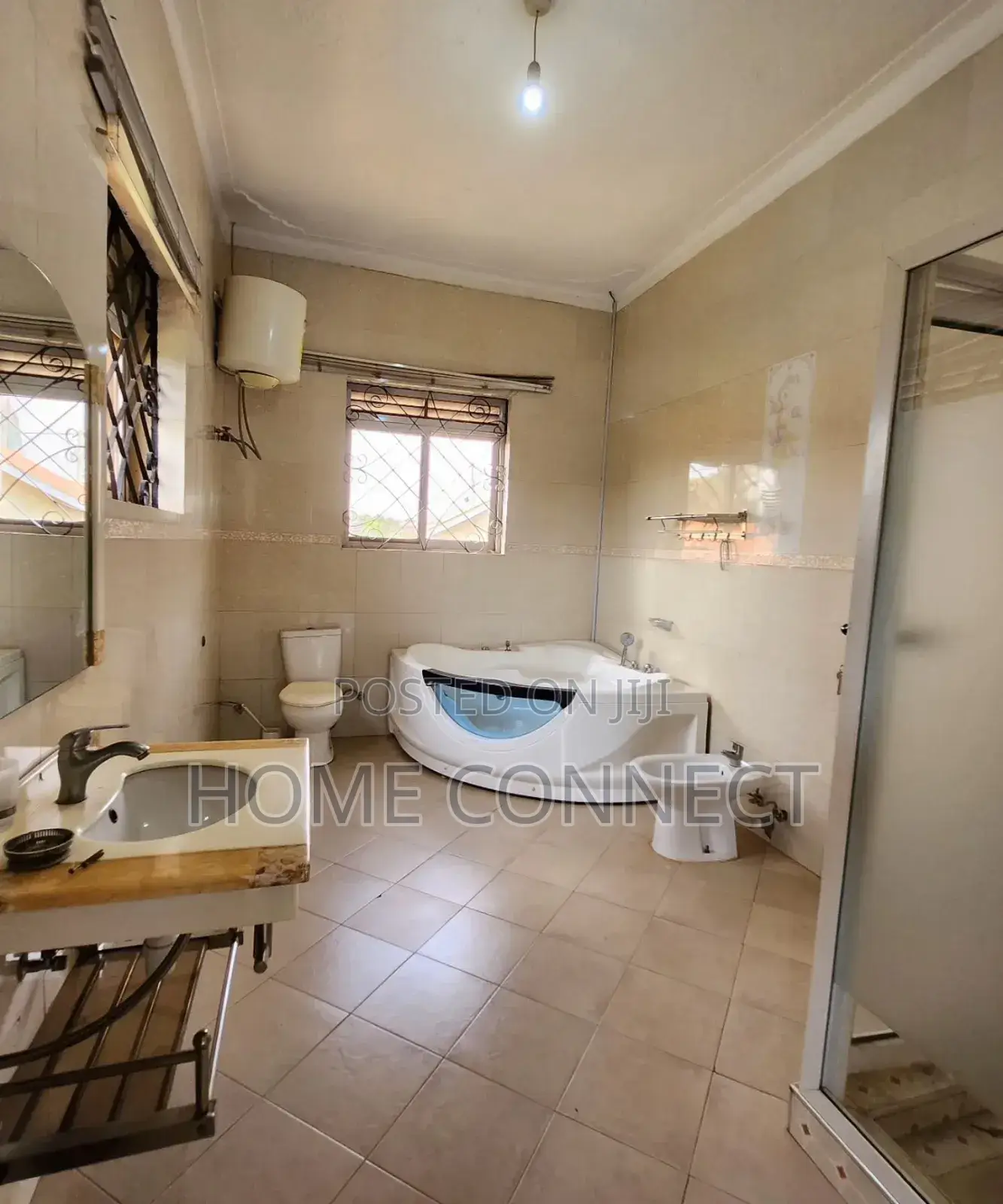 4bdrm Bungalow in Muyenga, Central Division for rent in Central Division