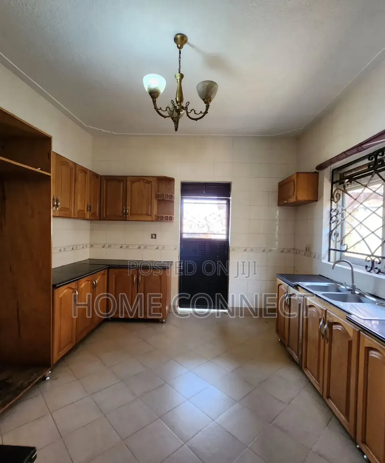 4bdrm Bungalow in Muyenga, Central Division for rent in Central Division