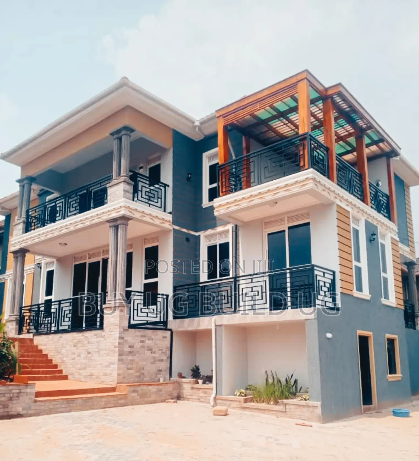 6bdrm Duplex in Kasangati Nangabo, Division B for sale in Division B