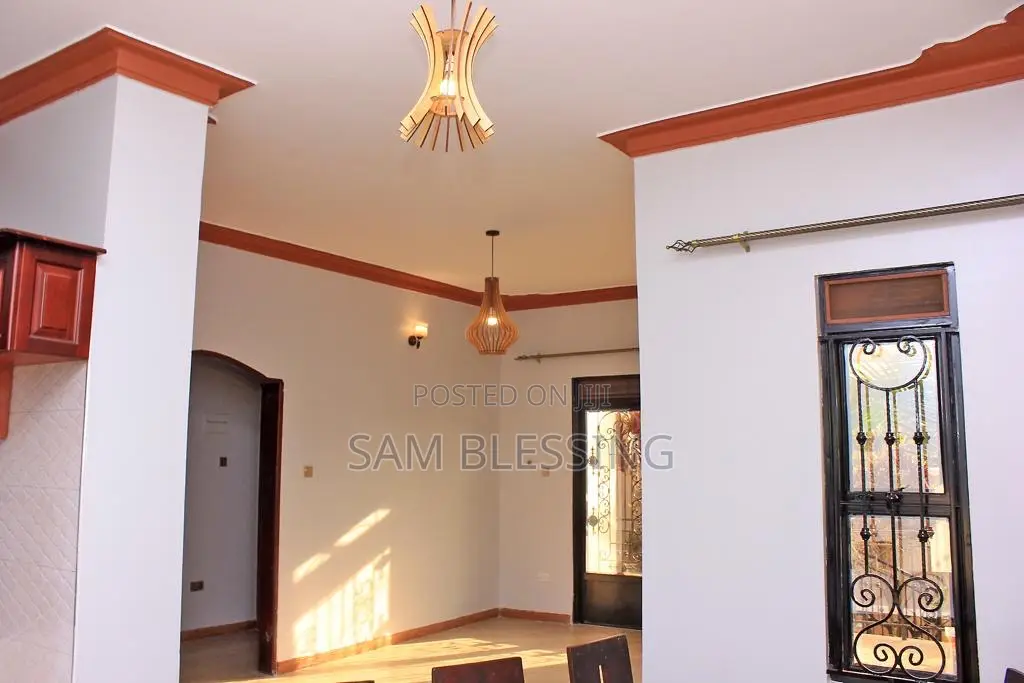 3bdrm House in Kitende Kitovu, Central Division for sale in Central Division