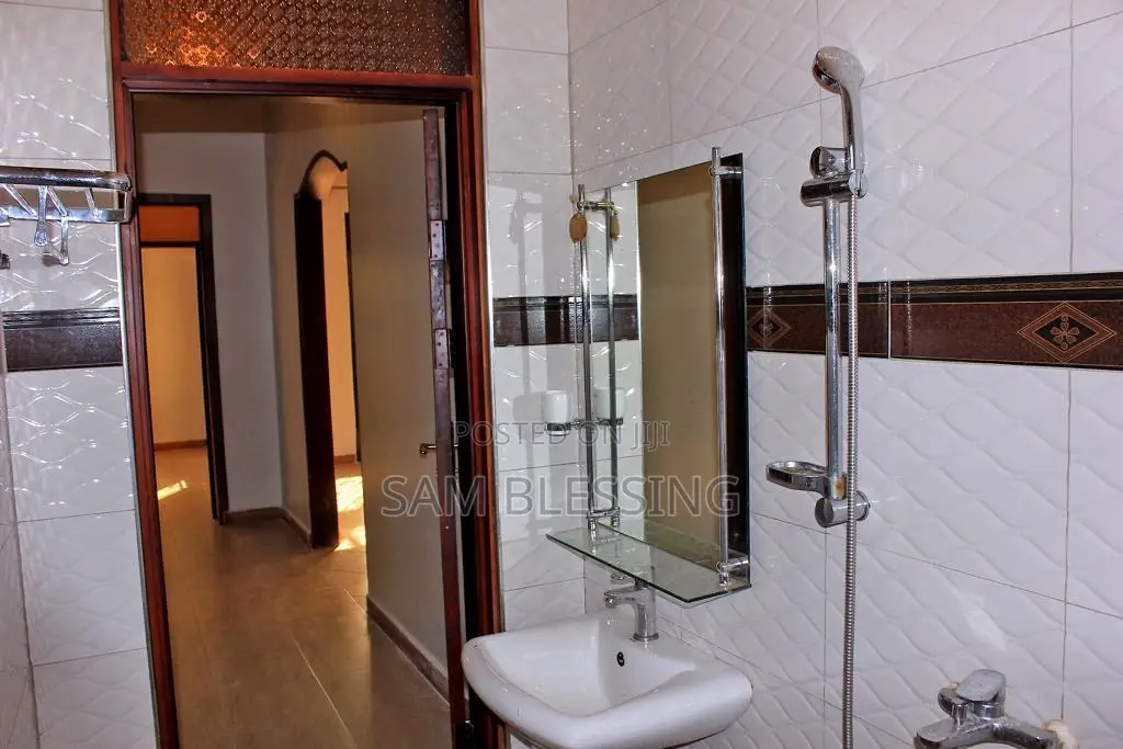 3bdrm House in Kitende Kitovu, Central Division for sale in Central Division