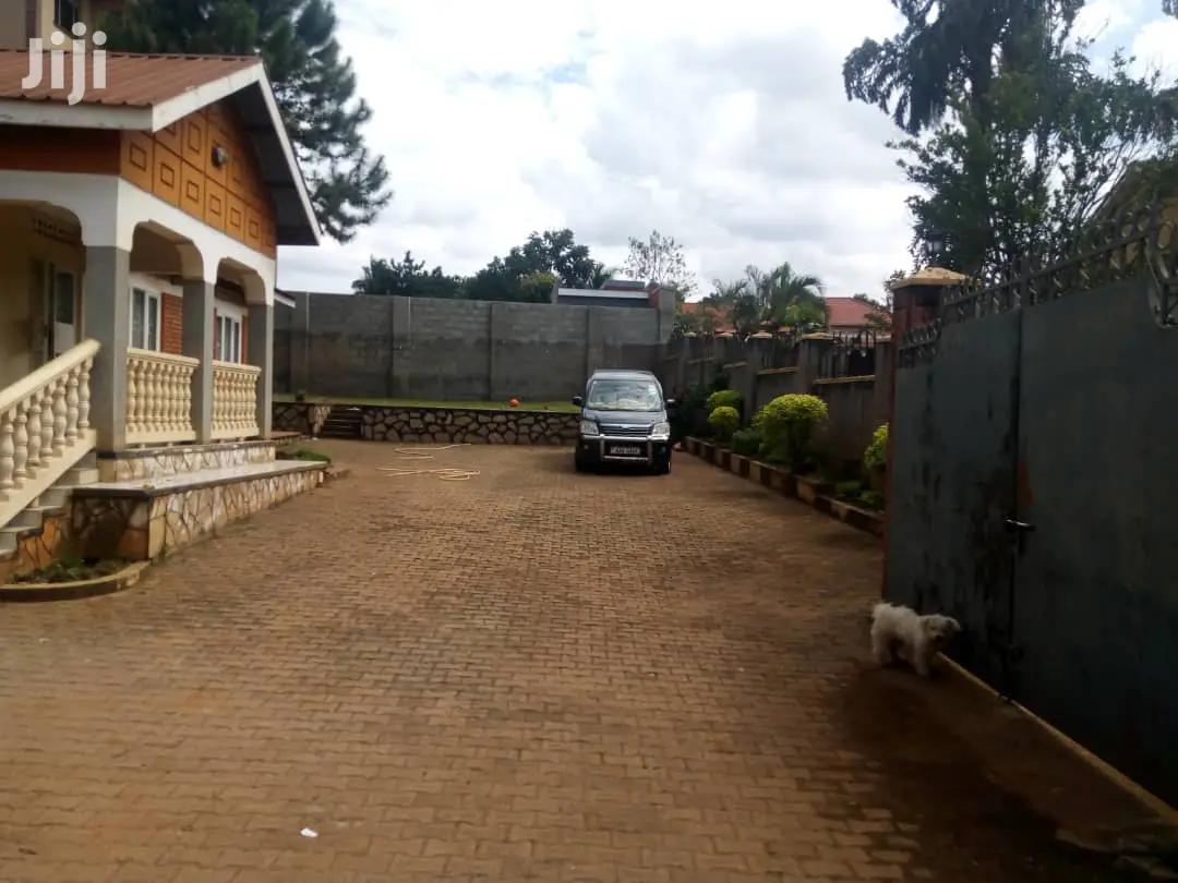 Three Bedroom House In Kisaasi For Sale in Kampala