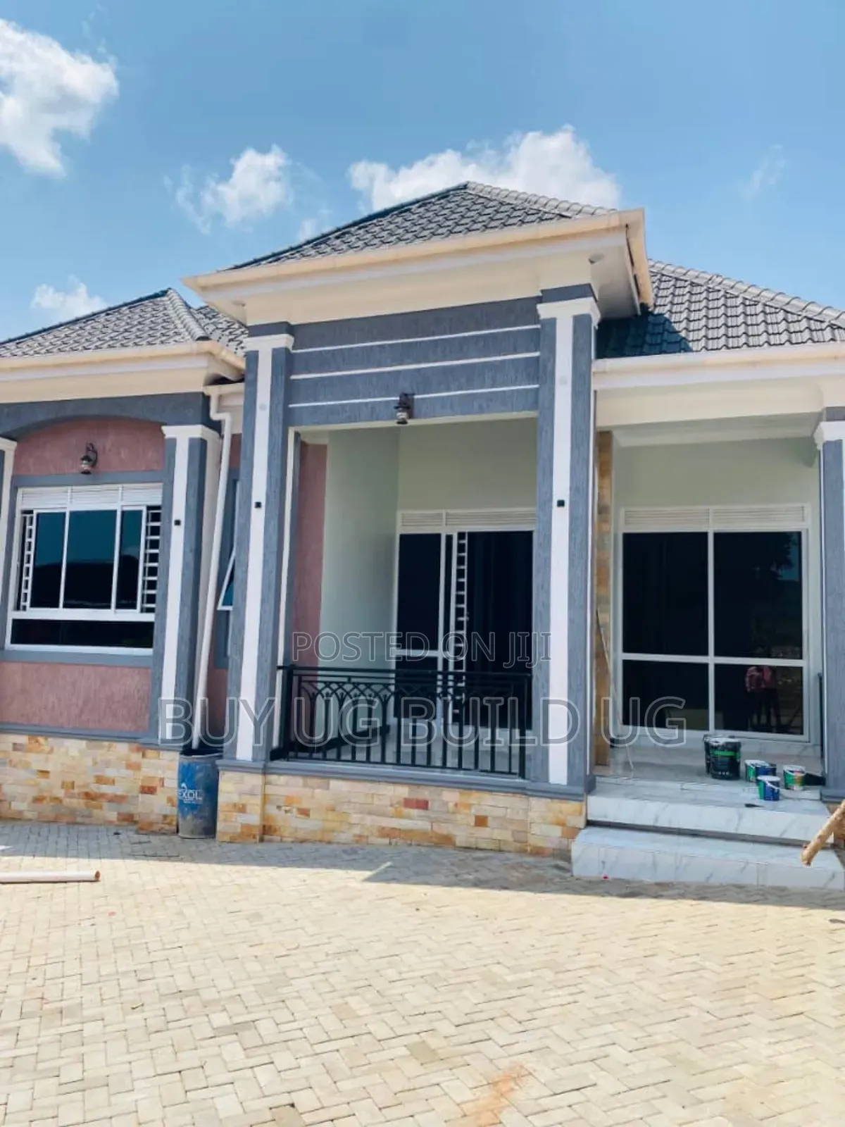 3bdrm Bungalow in Kitende Entebbe Road, Central Division for sale in Central Division