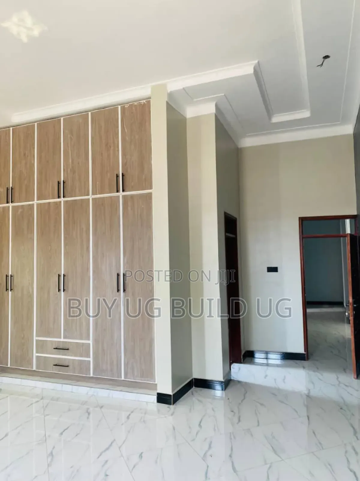 3bdrm Bungalow in Kitende Entebbe Road, Central Division for sale in Central Division