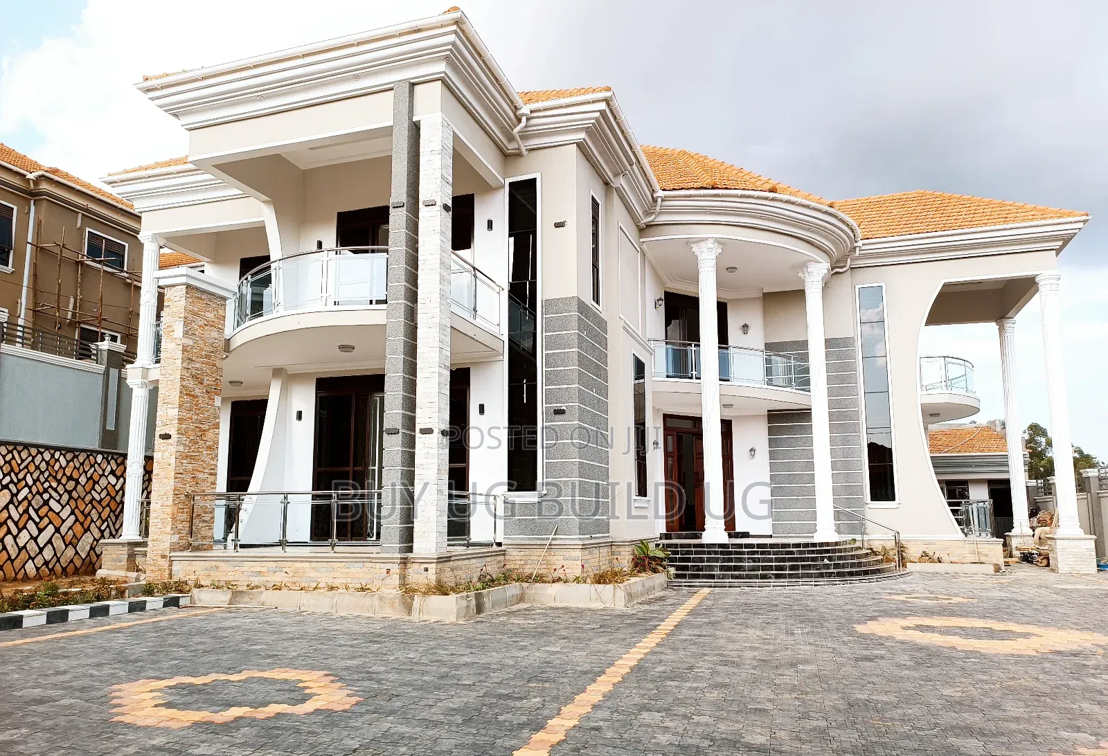 6bdrm Maisonette in Kira Mamelto Road, Central Division for sale in Central Division