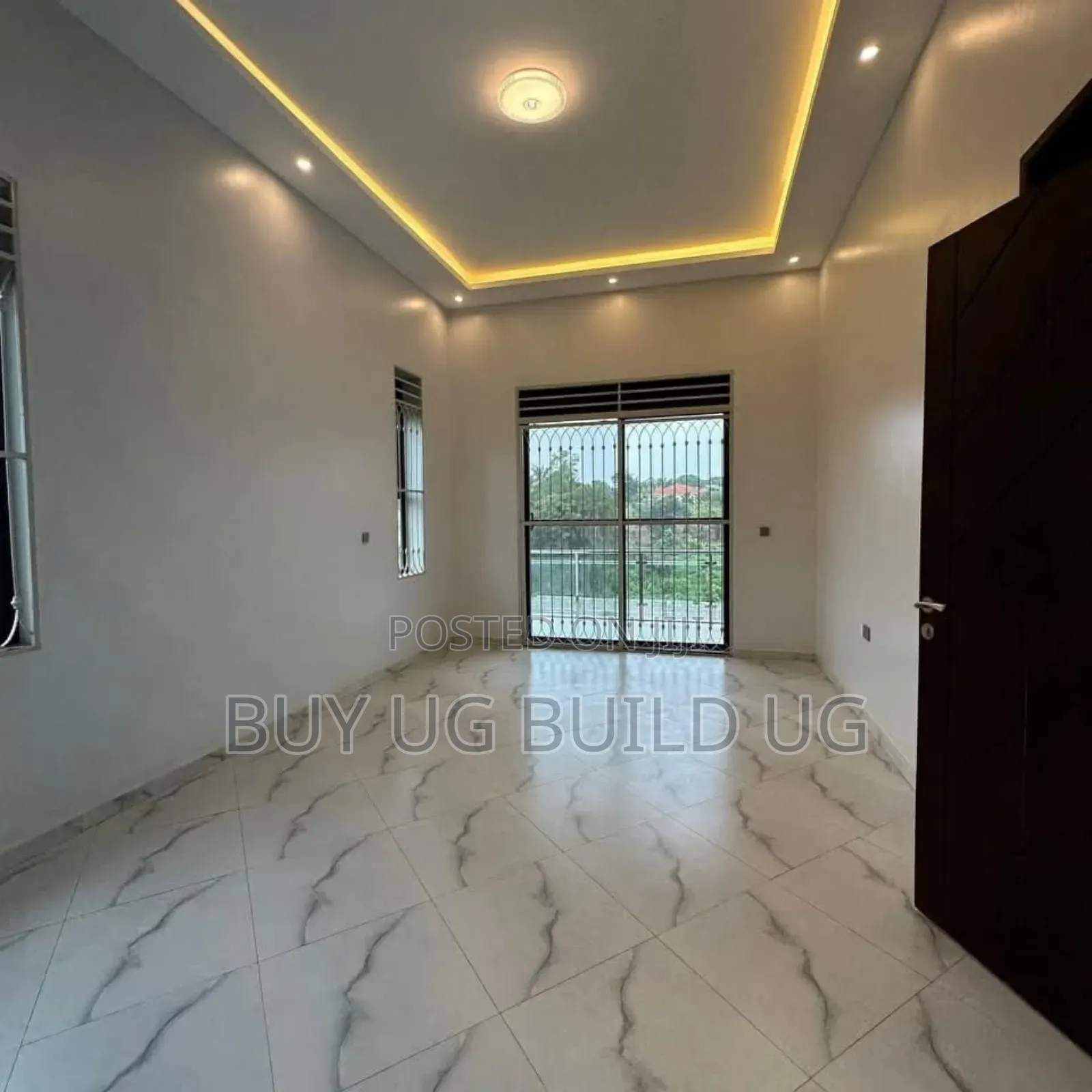 6bdrm Maisonette in Kira Mamelto Road, Central Division for sale in Central Division