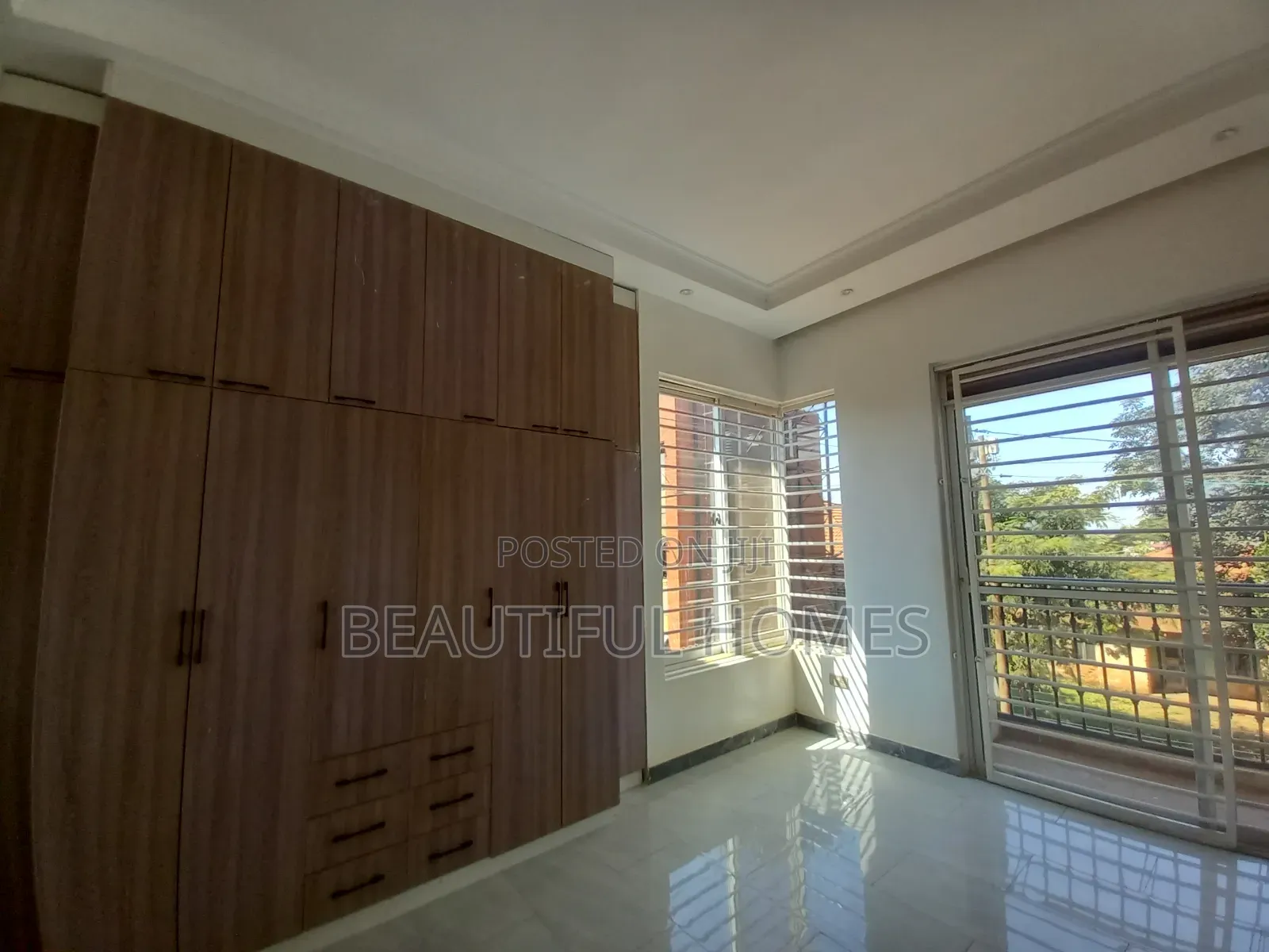 Furnished 4bdrm Duplex in Kira for sale in Kira