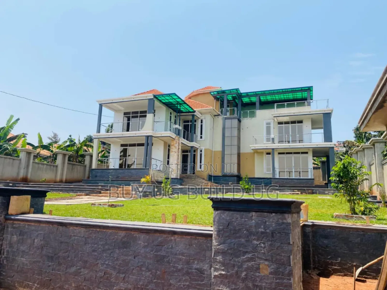 6bdrm Mansion in Bwebajja Akright, Division B for sale in Division B