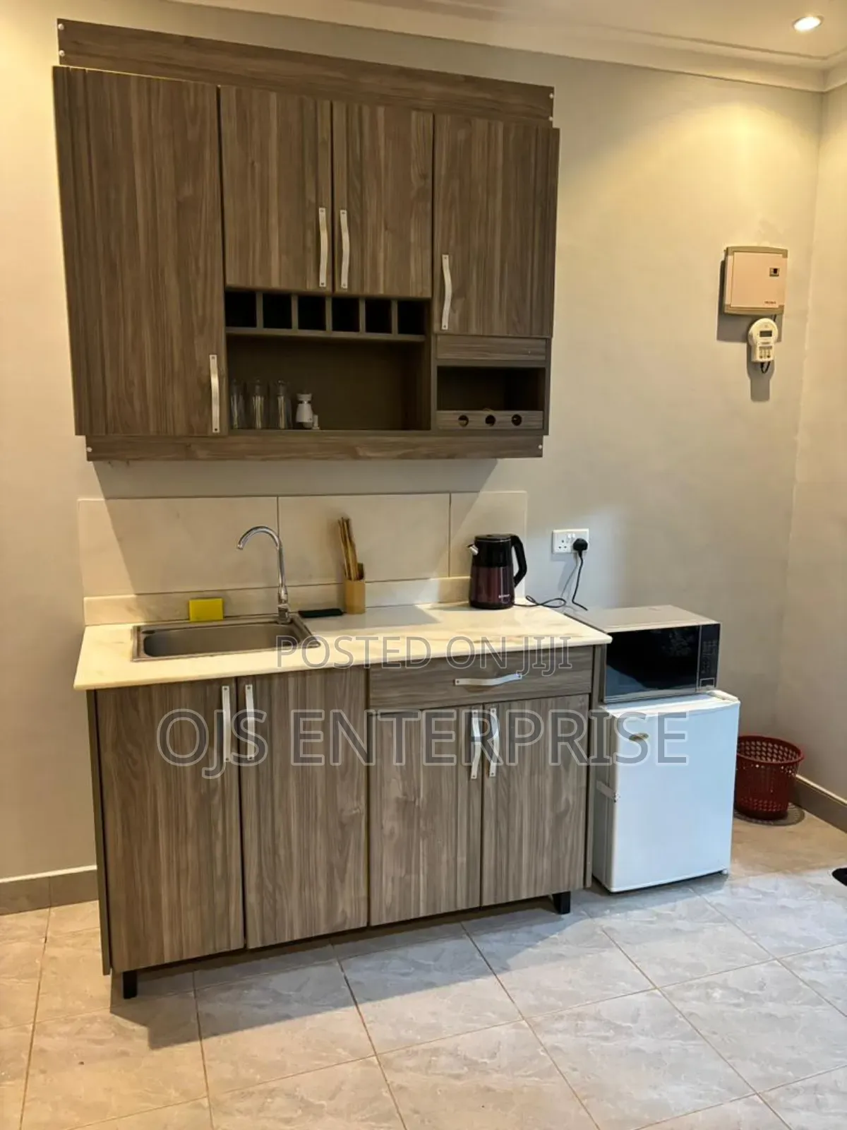 Calm Stays 1 Bedroom Airbnb Apartment in Central Division