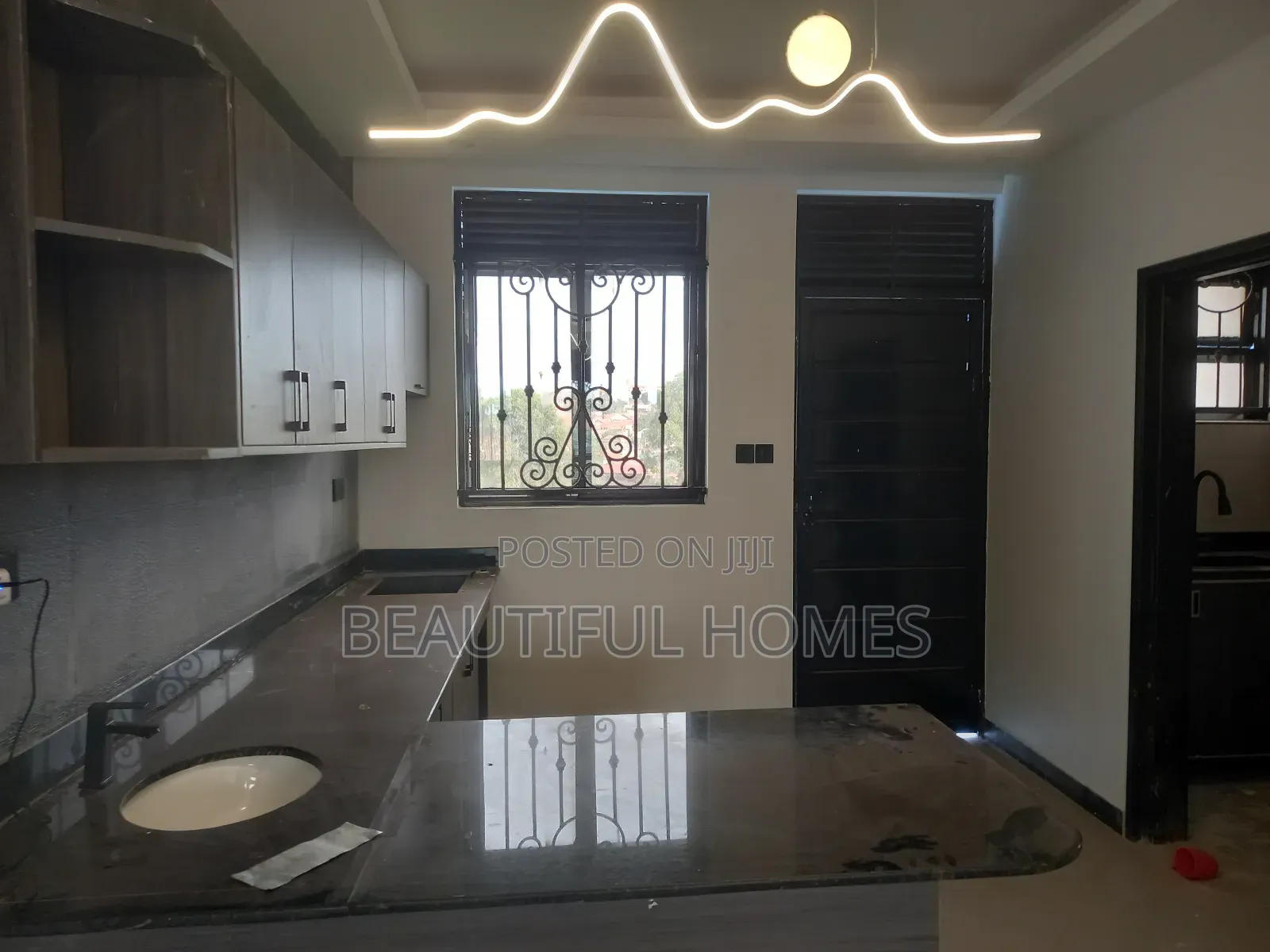 Furnished 2bdrm Condo in Kisaasi, Central Division for sale in Central Division