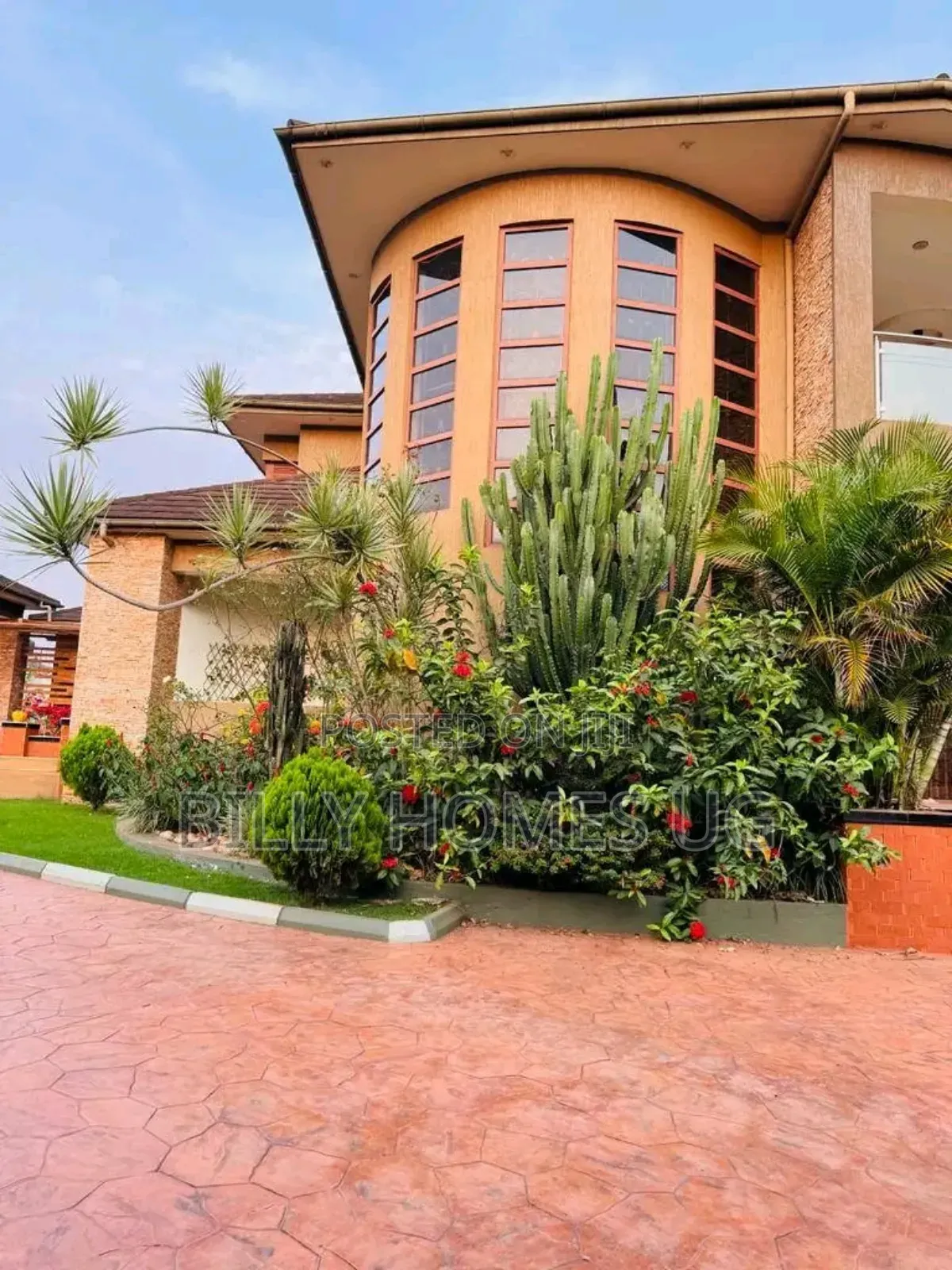 6bdrm Mansion in Kira for sale in Kira