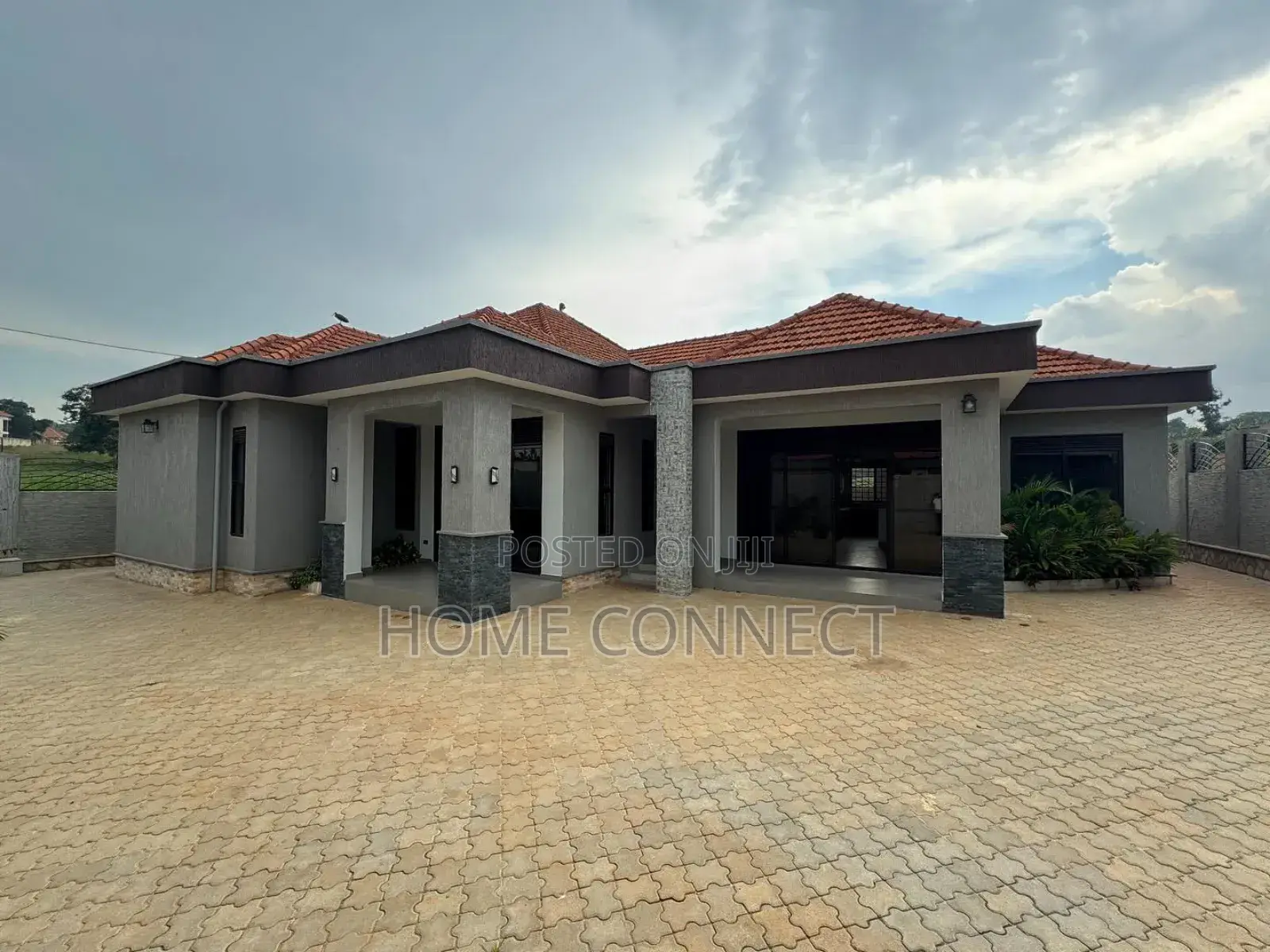 4bdrm Bungalow in Buziga, Central Division for sale in Central Division