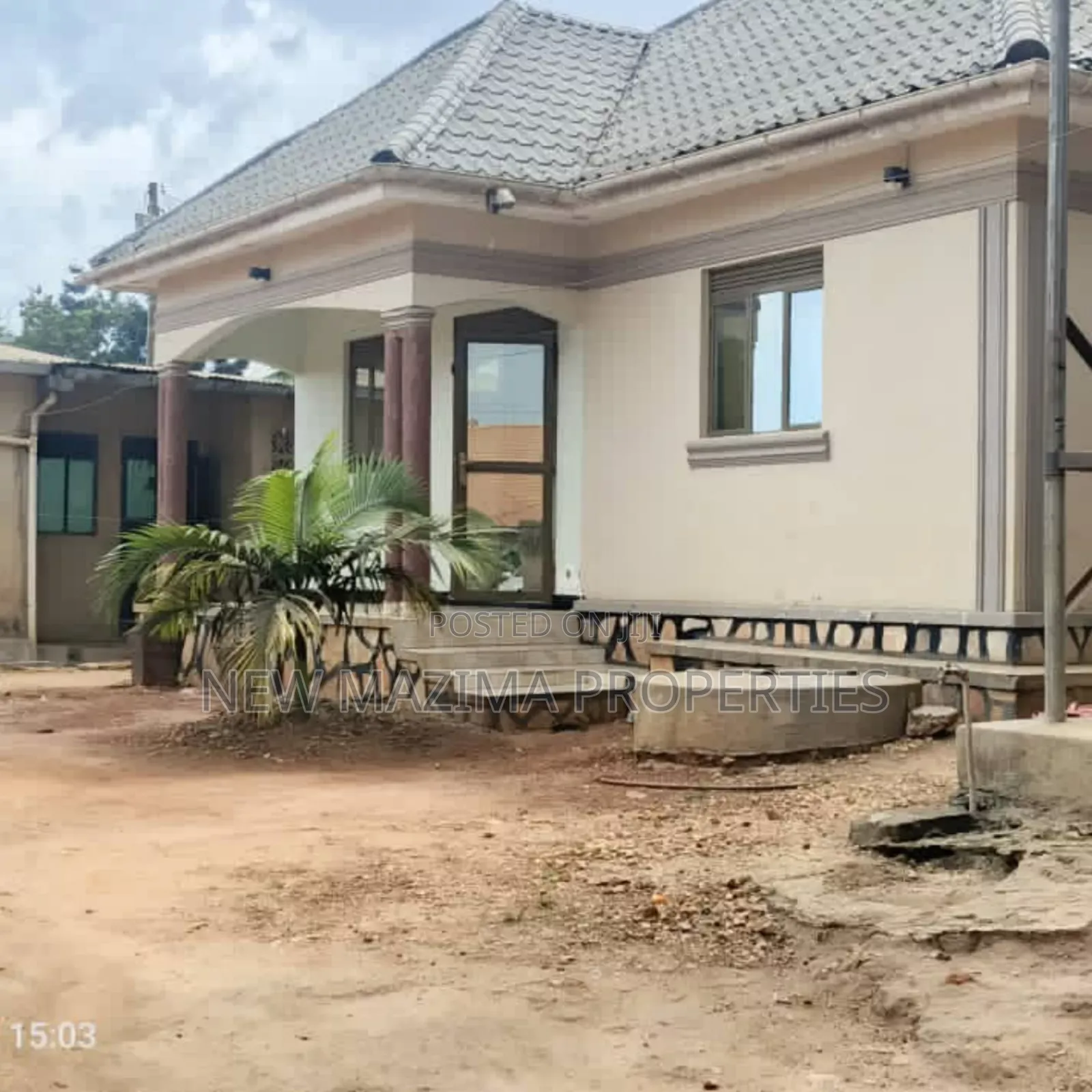 3bdrm Bungalow in Nabingo Masaka Rd, Central Division for sale in Central Division