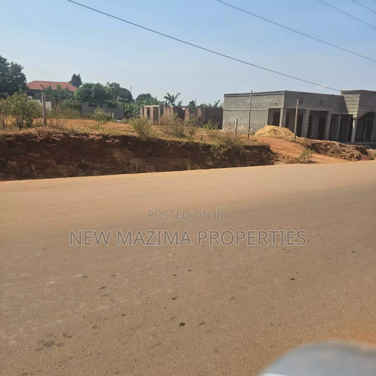 Commercial Plot Quicksale on Main of Kawuku Bwerenga Tarmac With Title in Central Division