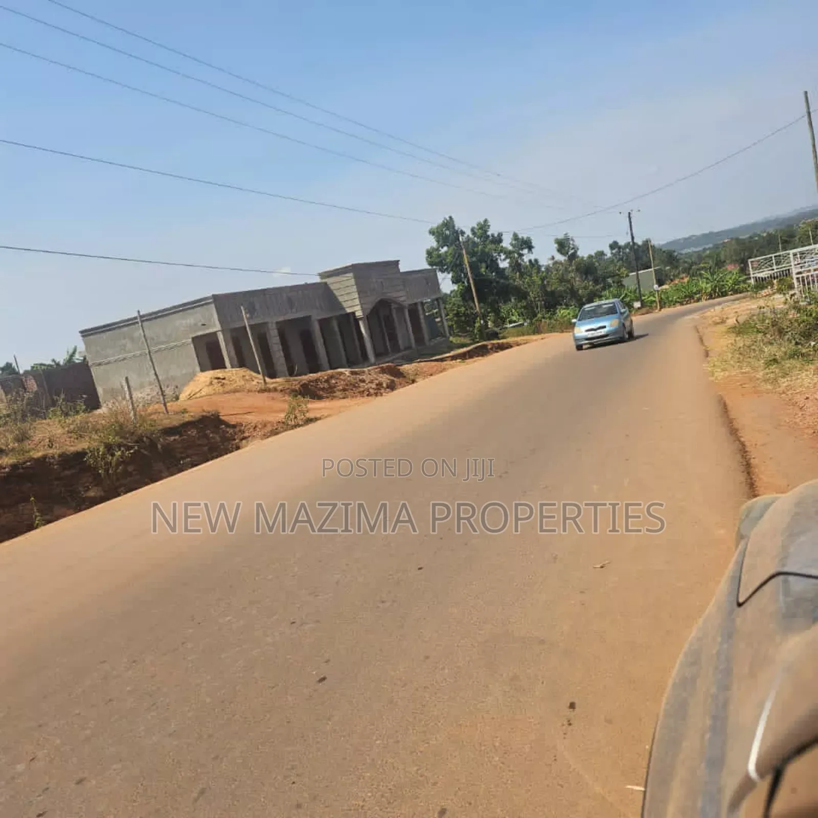 Commercial Plot Quicksale on Main of Kawuku Bwerenga Tarmac With Title in Central Division