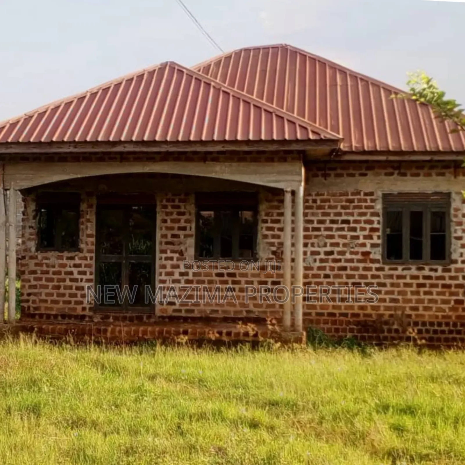3bdrm Bungalow In Kasangati Kiti, Central Division For Sale in Central Division