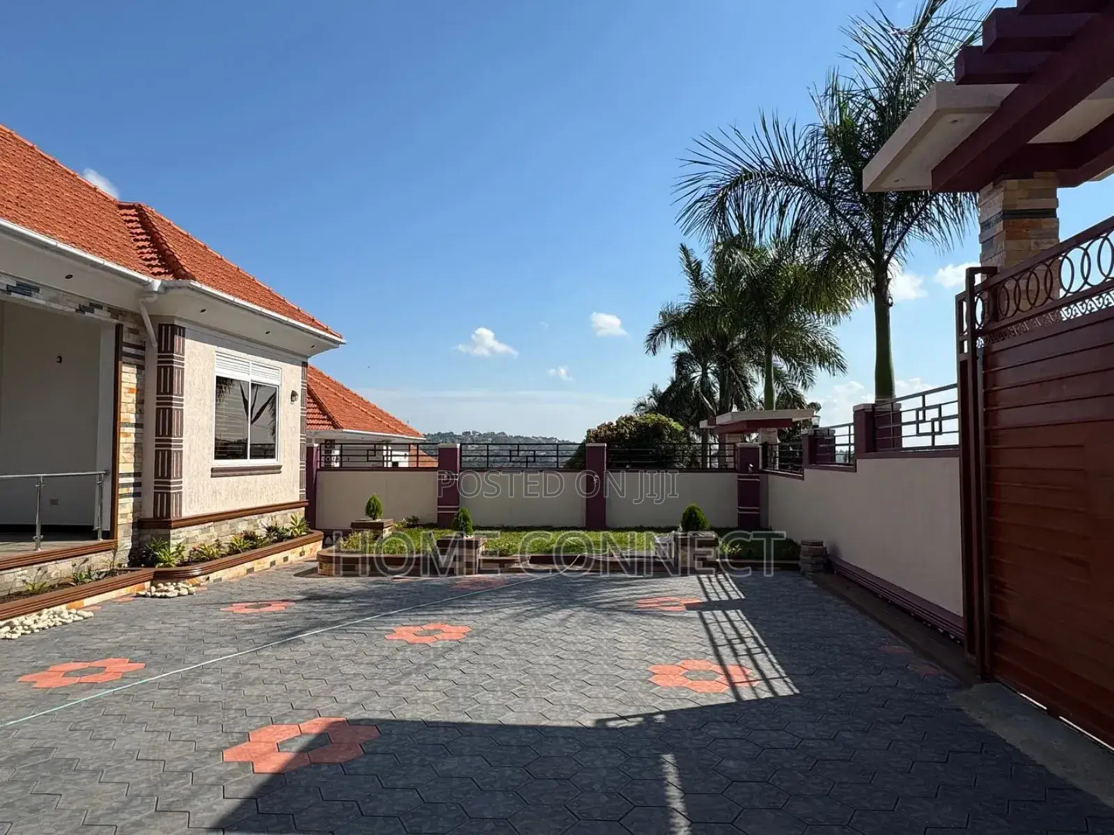 4bdrm Bungalow in Bwebajja Akright, Central Division for sale in Central Division