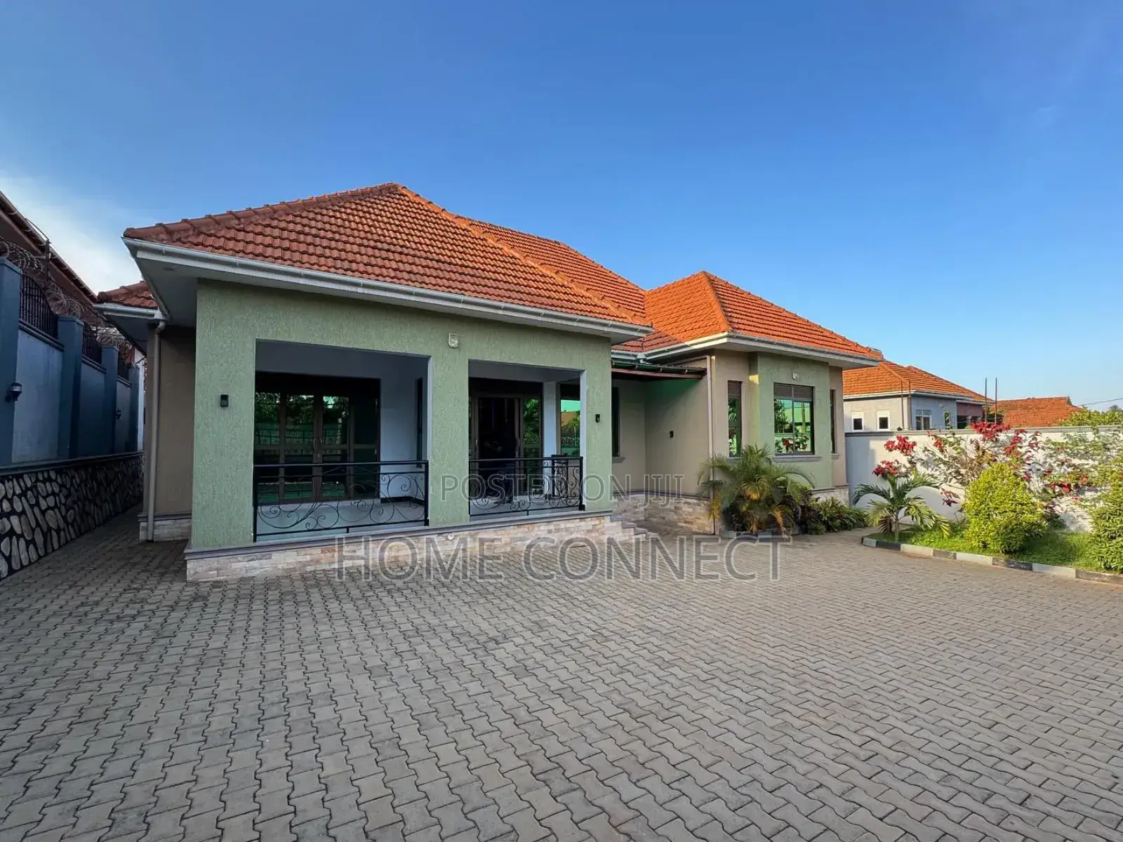 4bdrm Bungalow in Bwebajja, Central Division for sale in Central Division
