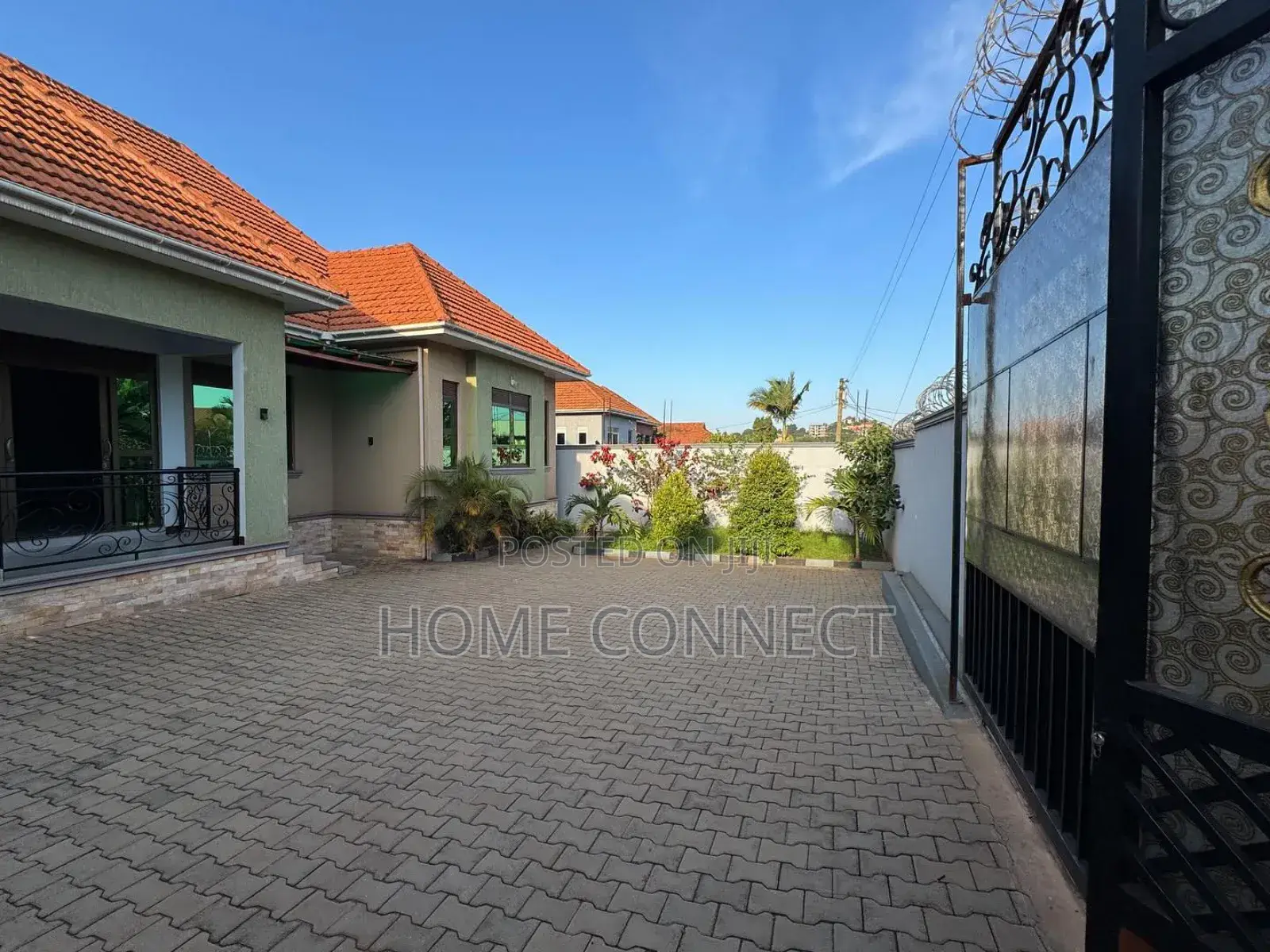 4bdrm Bungalow in Bwebajja, Central Division for sale in Central Division