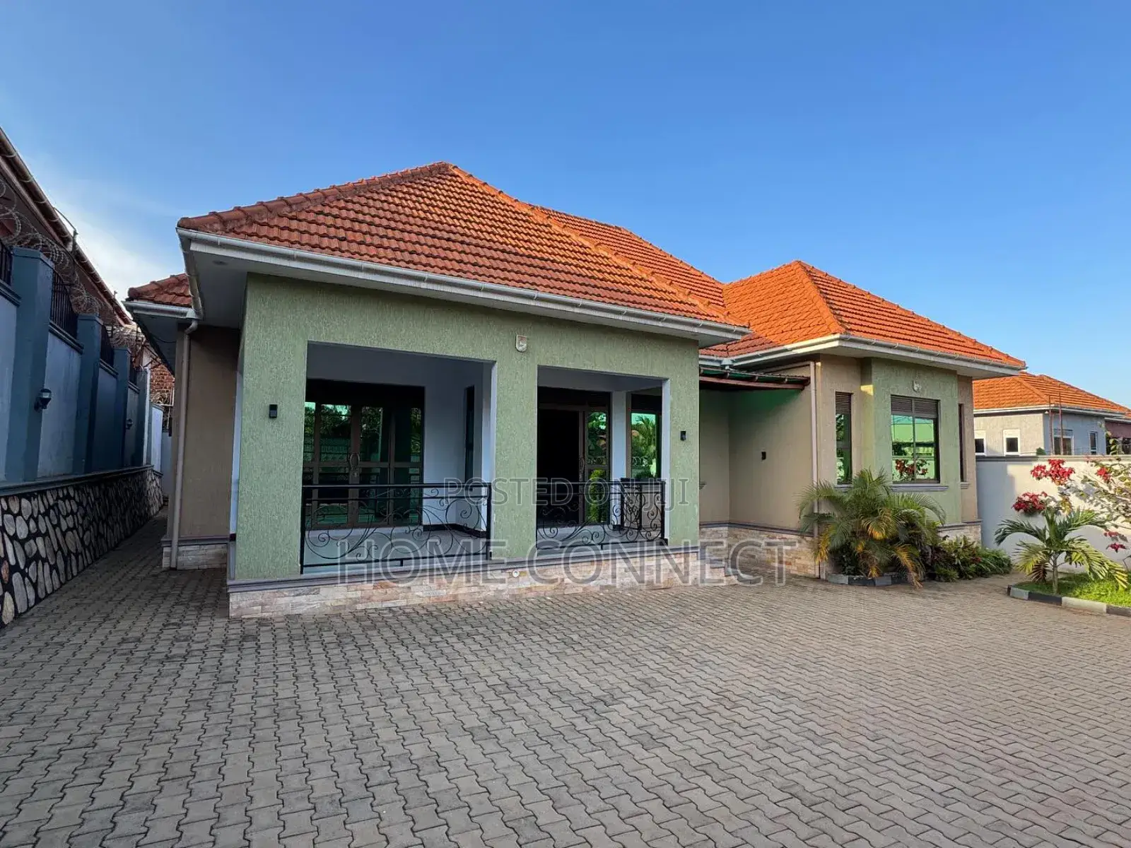 4bdrm Bungalow in Bwebajja, Central Division for sale in Central Division