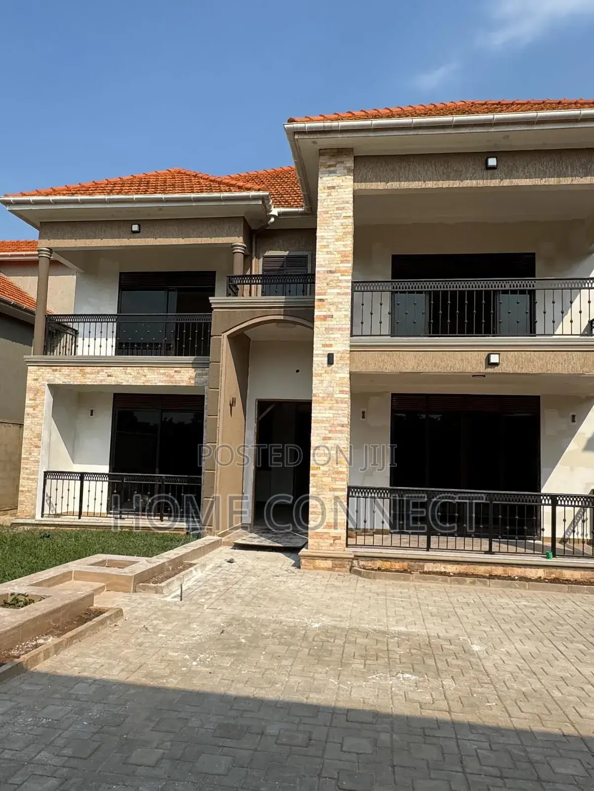 5bdrm Duplex in Buwate, Central Division for sale in Central Division