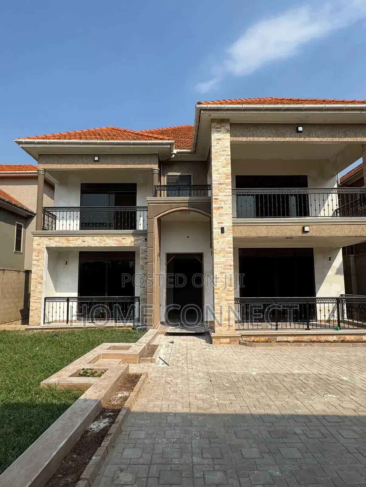 5bdrm Duplex in Buwate, Central Division for sale in Central Division