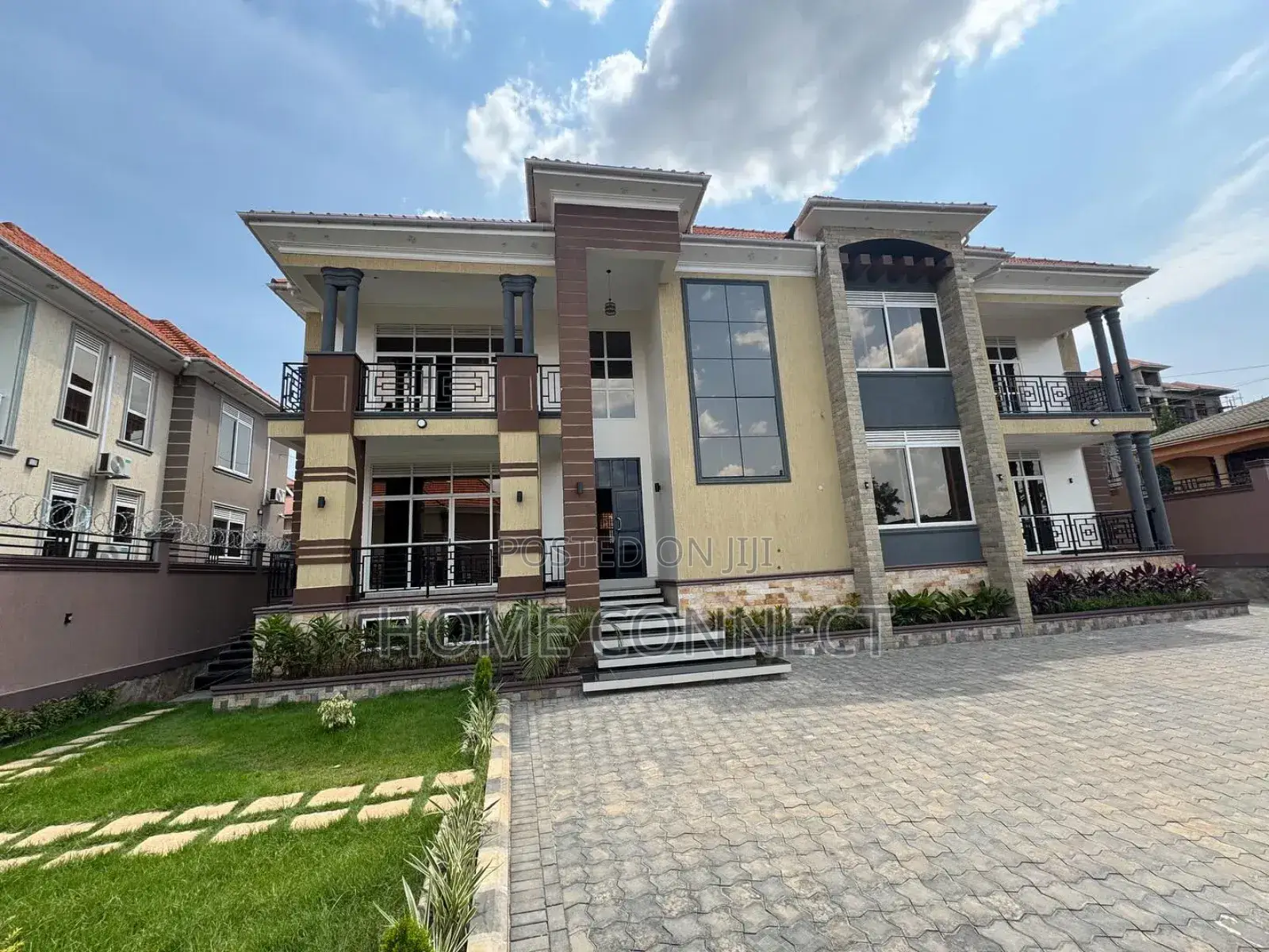 6bdrm Duplex in Muyenga Bukasa Lake, Central Division for sale in Central Division