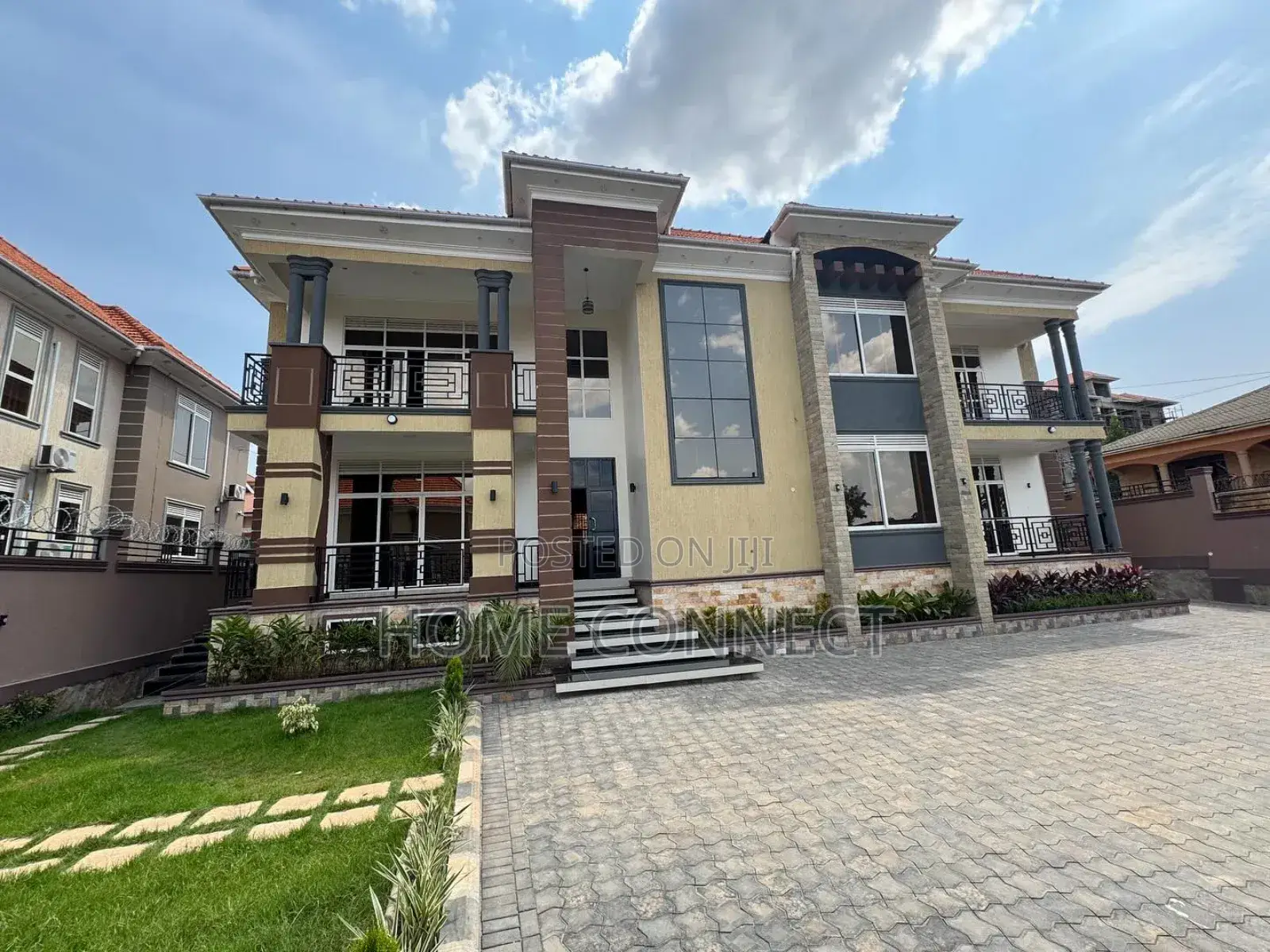 6bdrm Duplex in Muyenga Bukasa Lake, Central Division for sale in Central Division