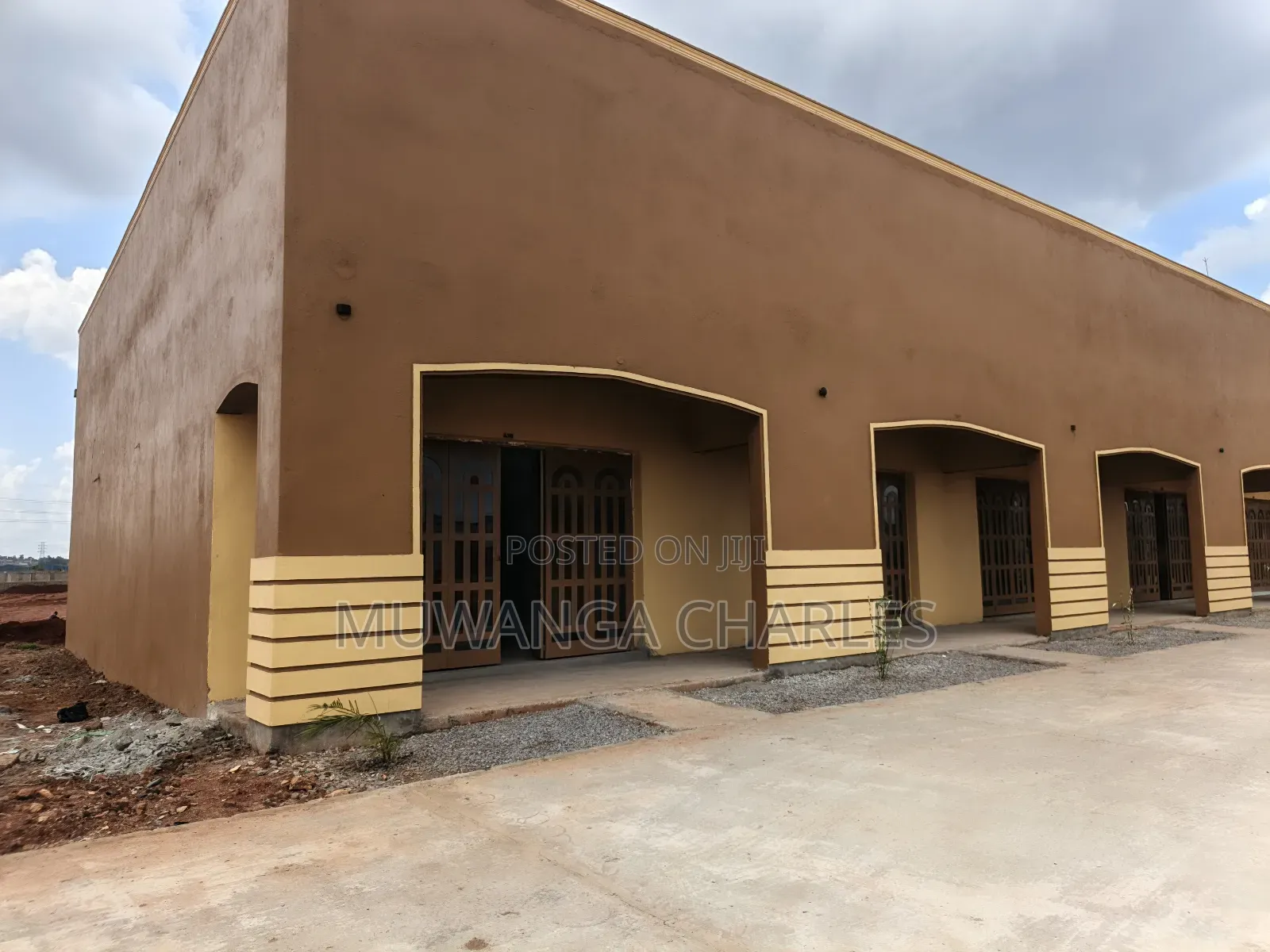 Shops and Werehouse for Rent in Namanve in Kira