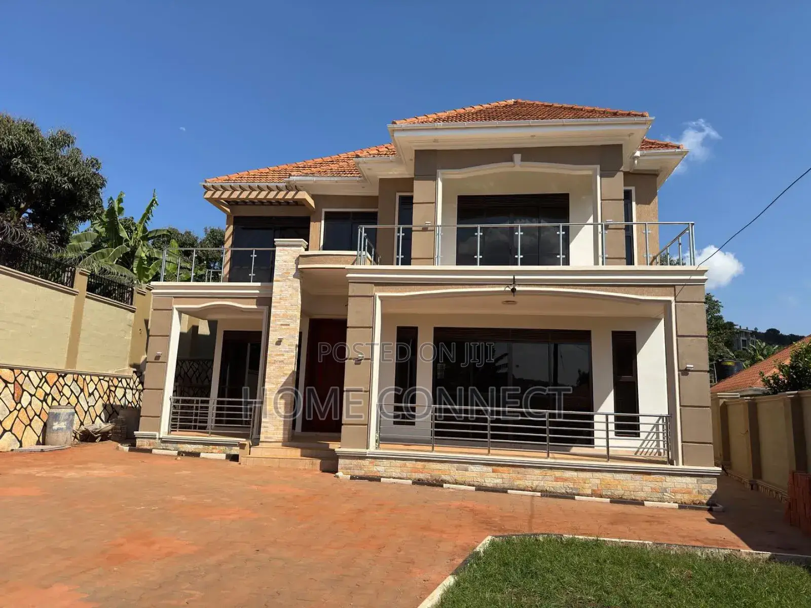 5bdrm Duplex in Buwate, Central Division for sale in Central Division